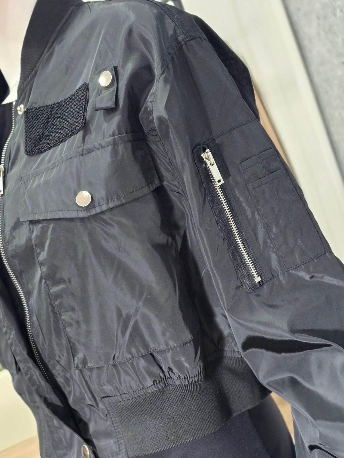 Damen Bomberjacke – Leichte Übergangsjacke Schwarz