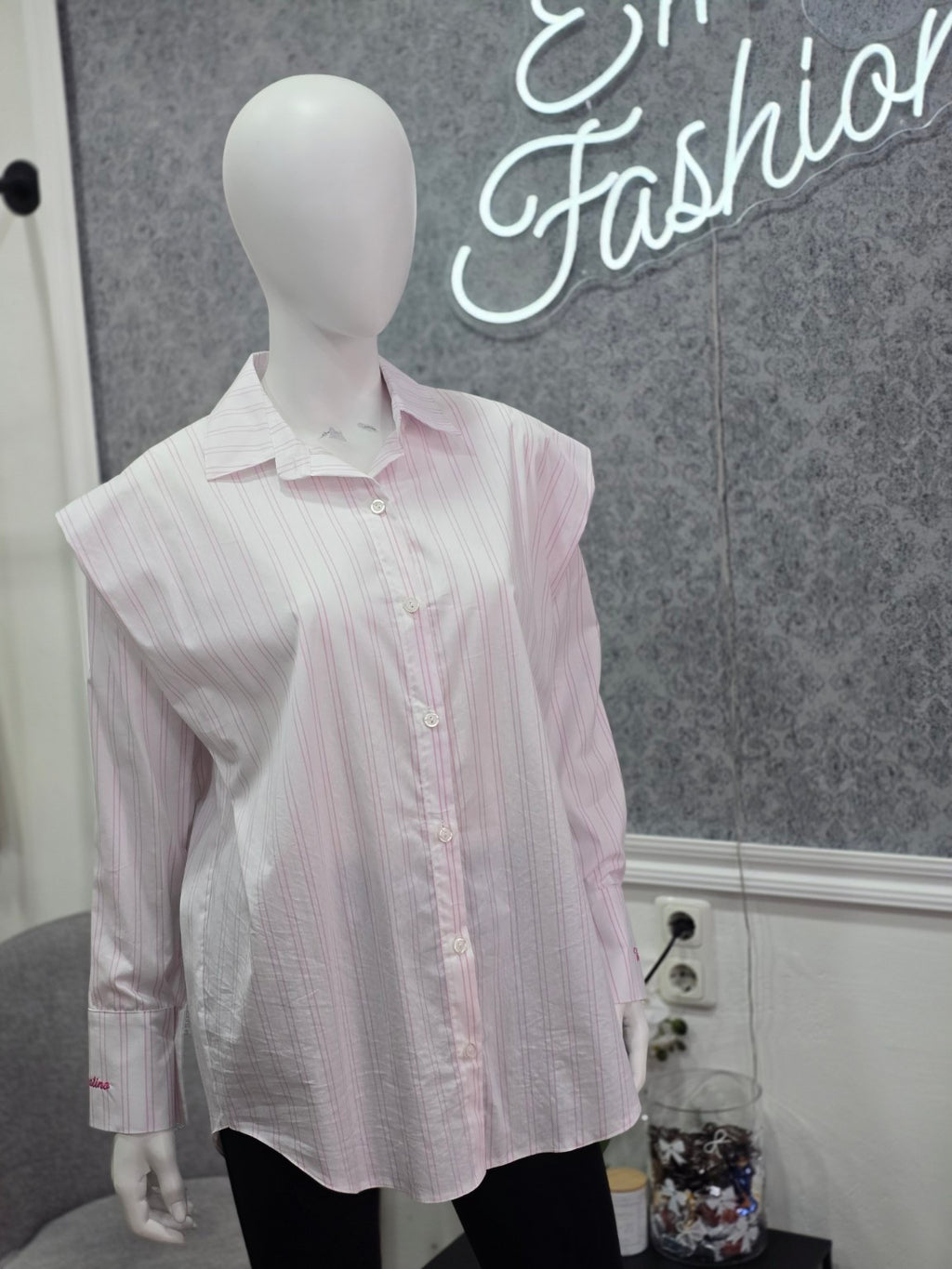 Damenbluse mit rosa Streifen – Oversize Style