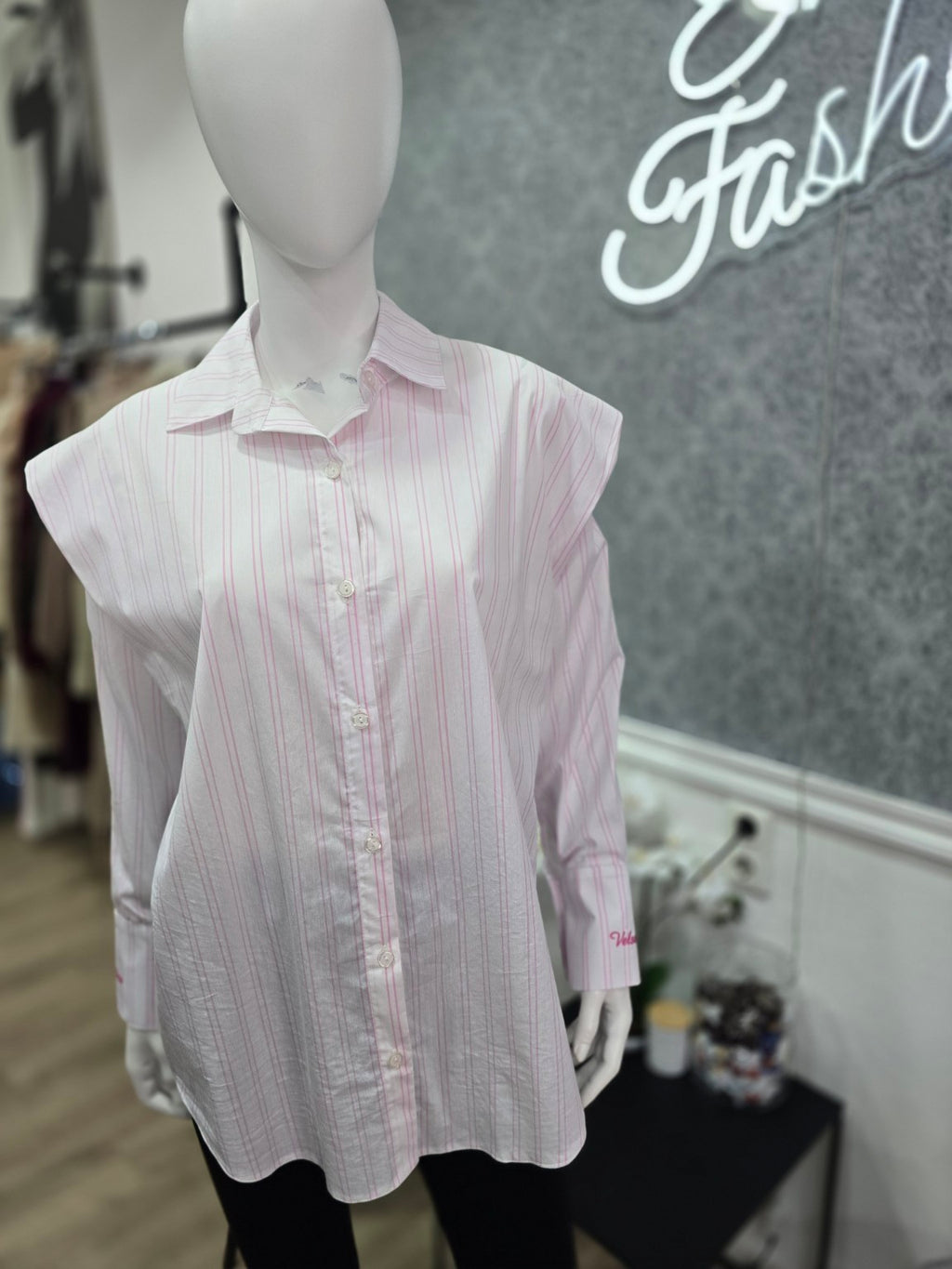 Damenbluse mit rosa Streifen – Oversize Style