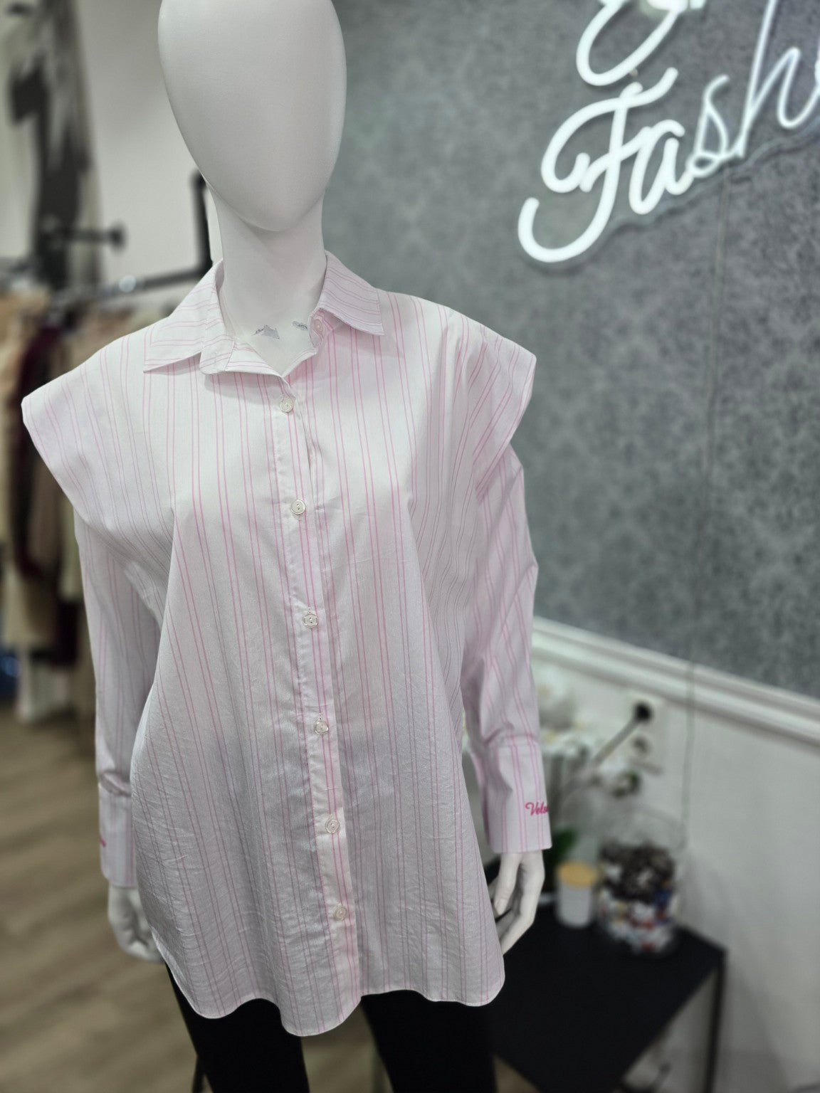 Damenbluse mit rosa Streifen – Oversize Style