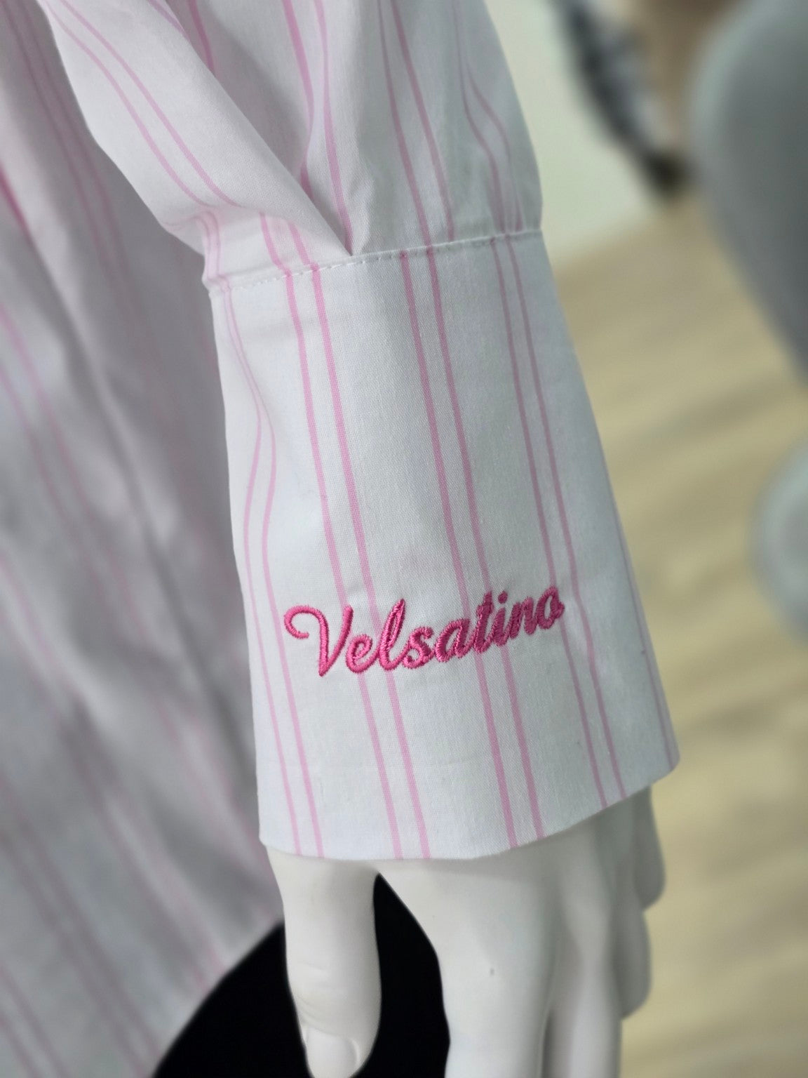 Damenbluse mit rosa Streifen – Oversize Style
