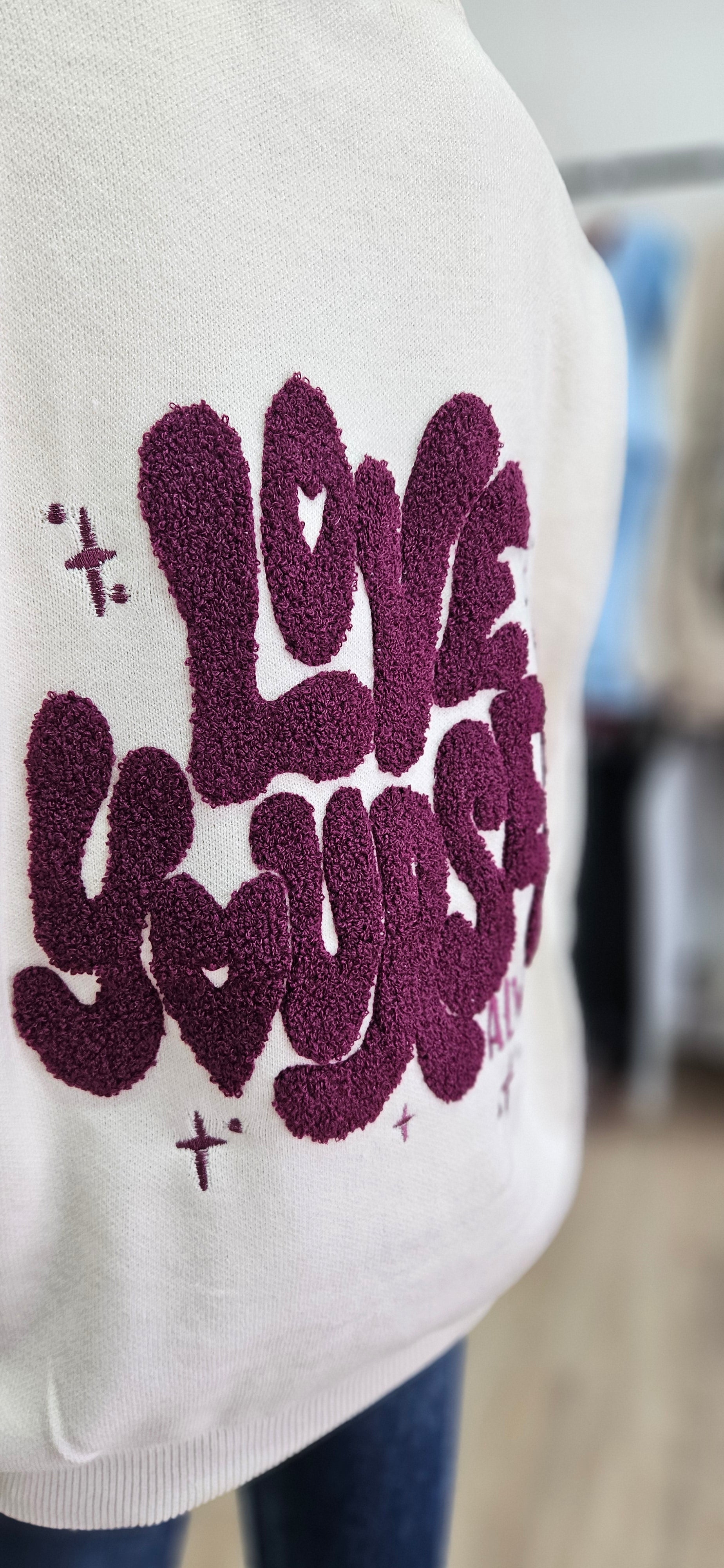 Kuscheliger Statement-Pullover "Love Always" in Creme-Weiß