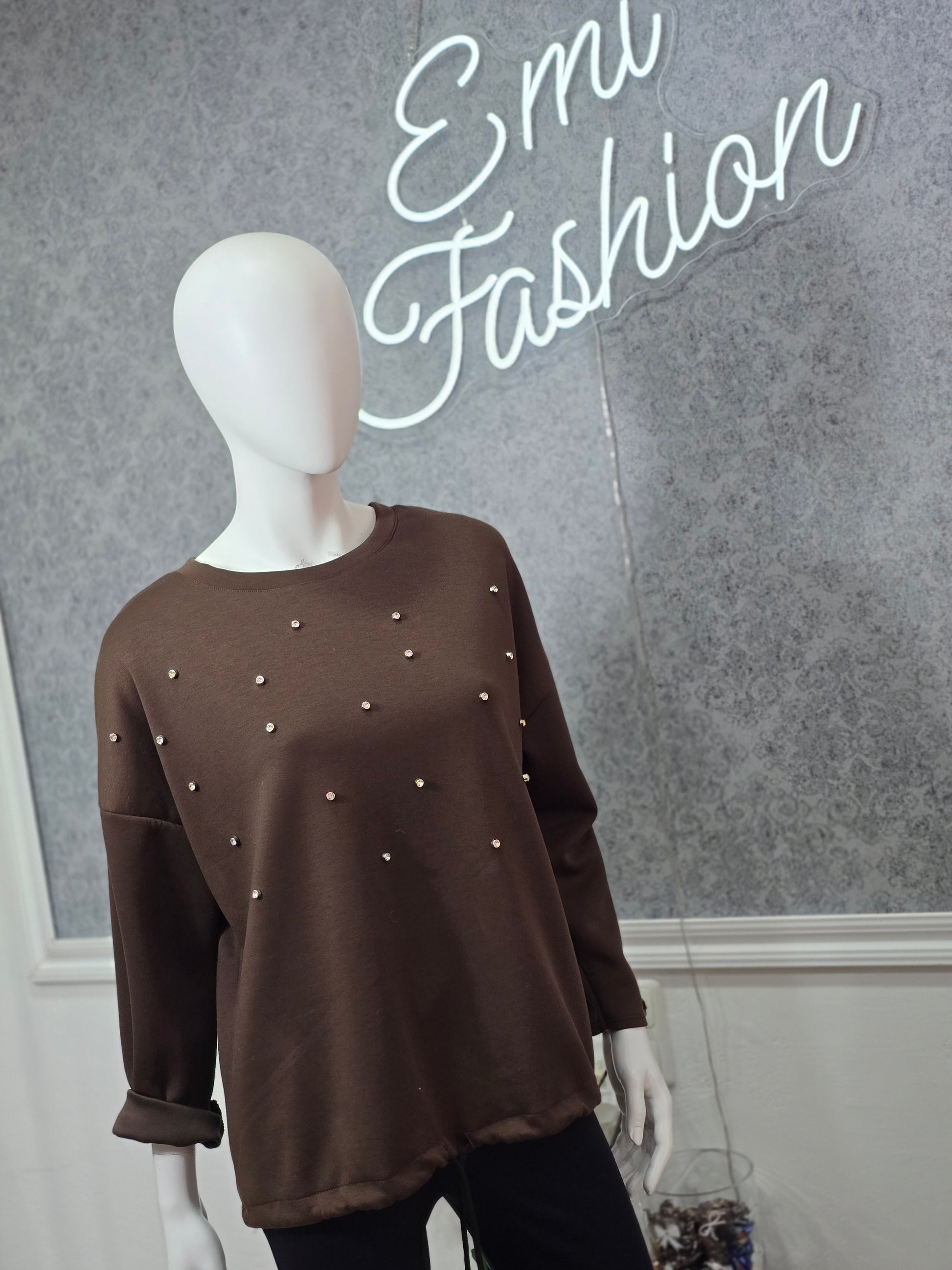 Damenbluse mit dekorativen Strassdetails