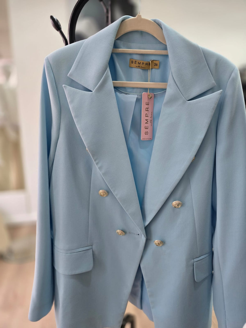 Eleganter Doppelreiher-Blazer mit Goldknöpfen