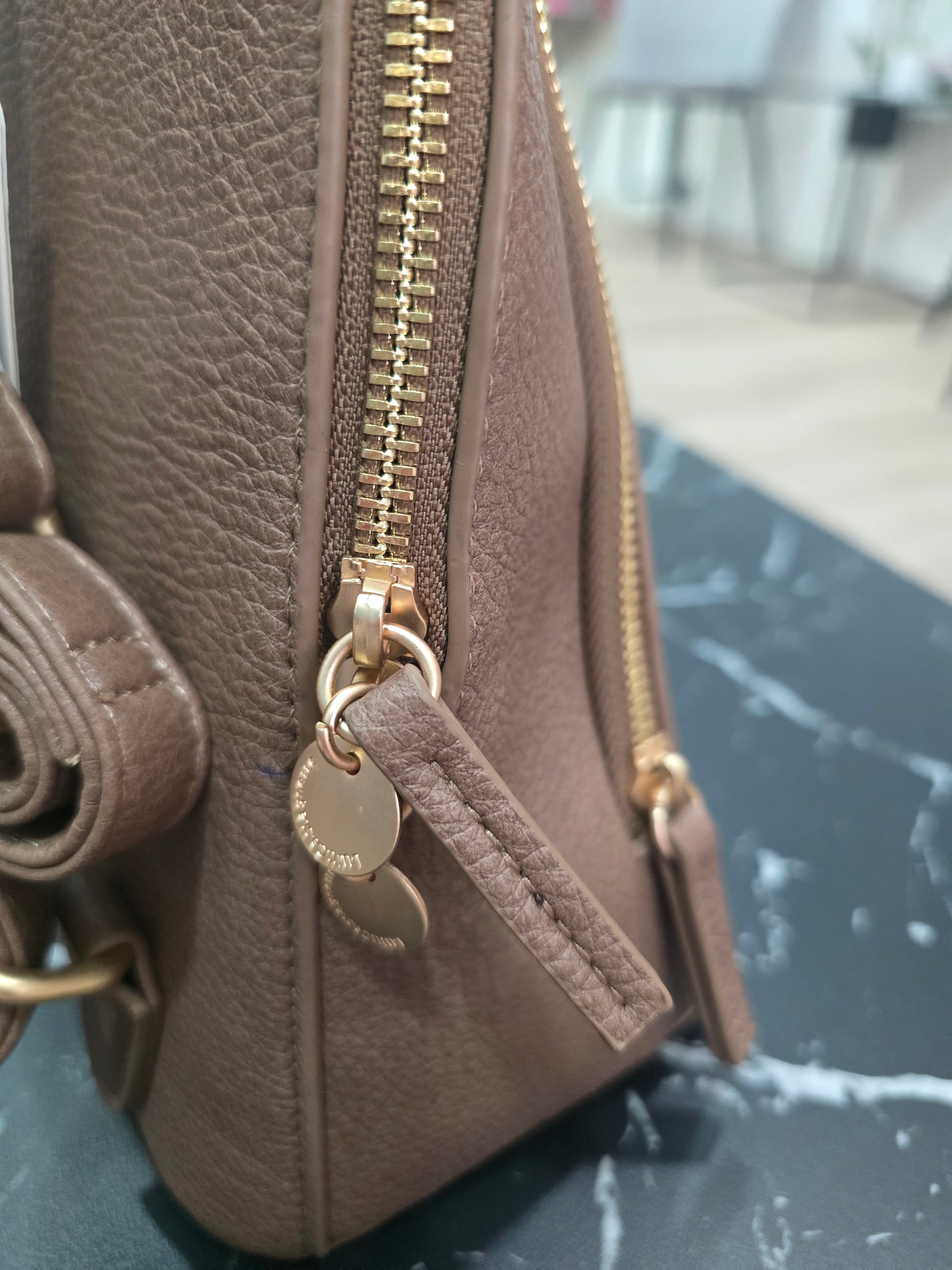 Eleganter Damen Rucksack in Braun