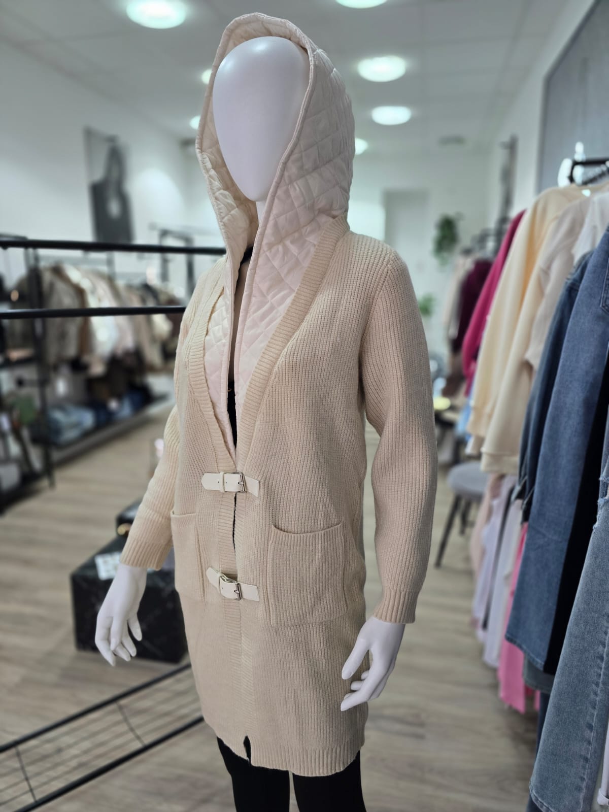 Langer Cardigan im Layer-Look mit Steppkapuze