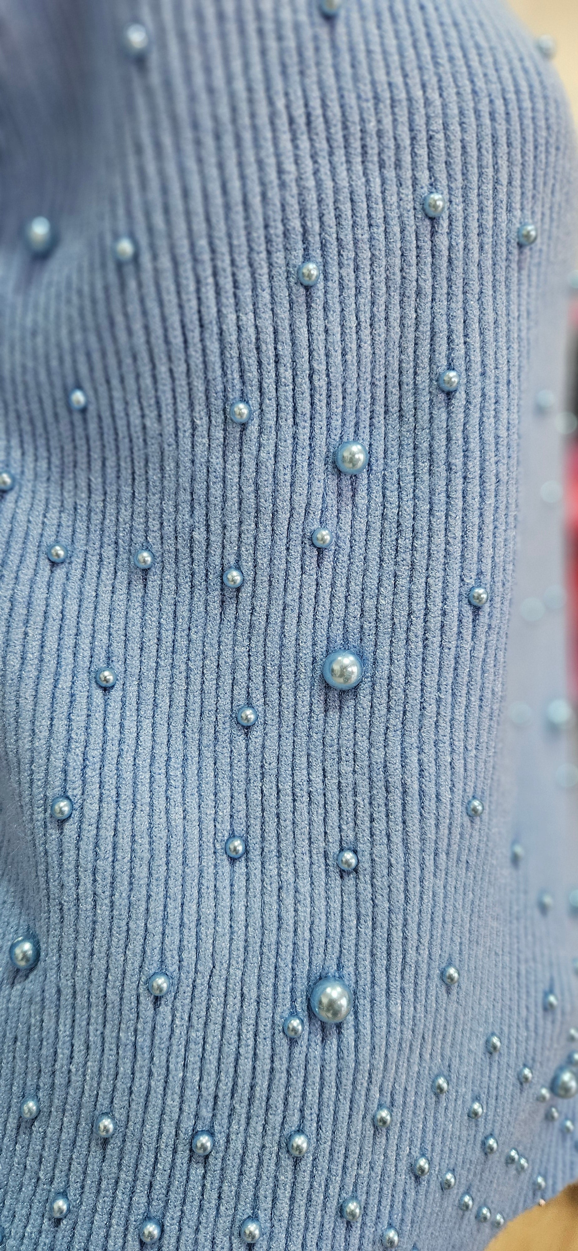 Gerippter Stehkragen-Pullover mit Perlen-Applikation