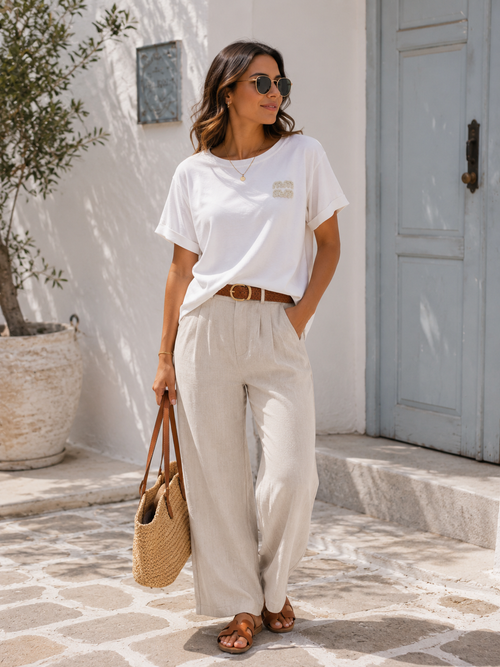 Basic T-Shirt mit Stickerei – MEGI Collection