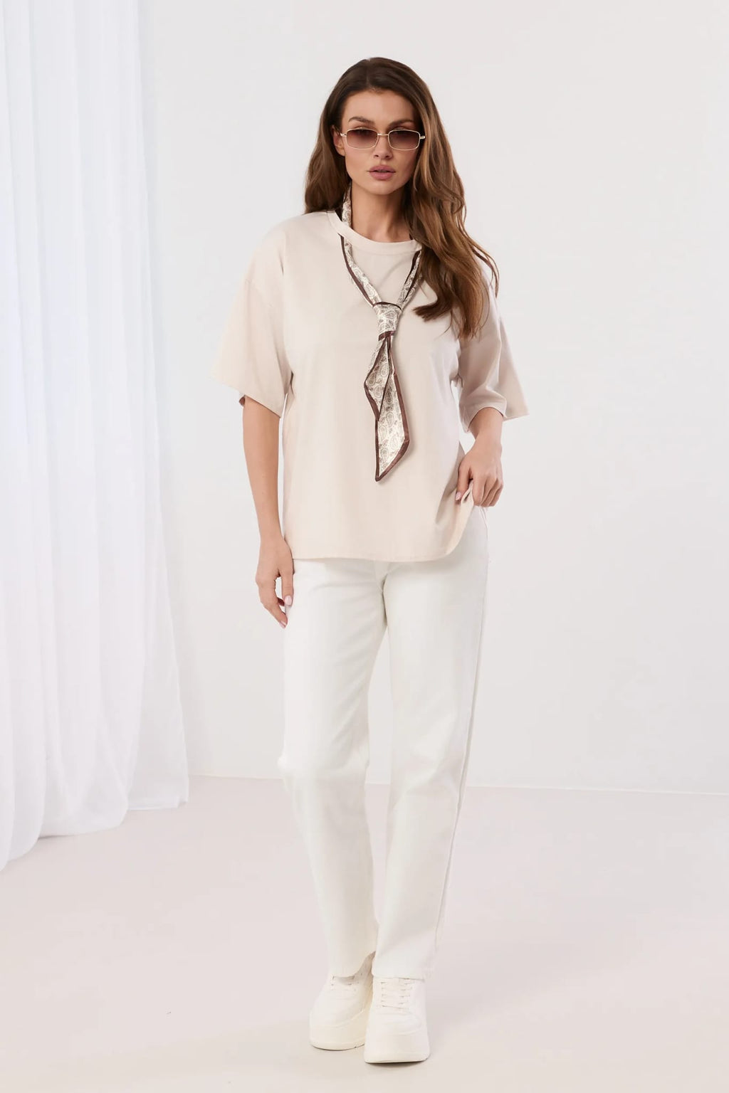 Exklusives Oversized-Shirt Set mit Paisley-Seidentuch