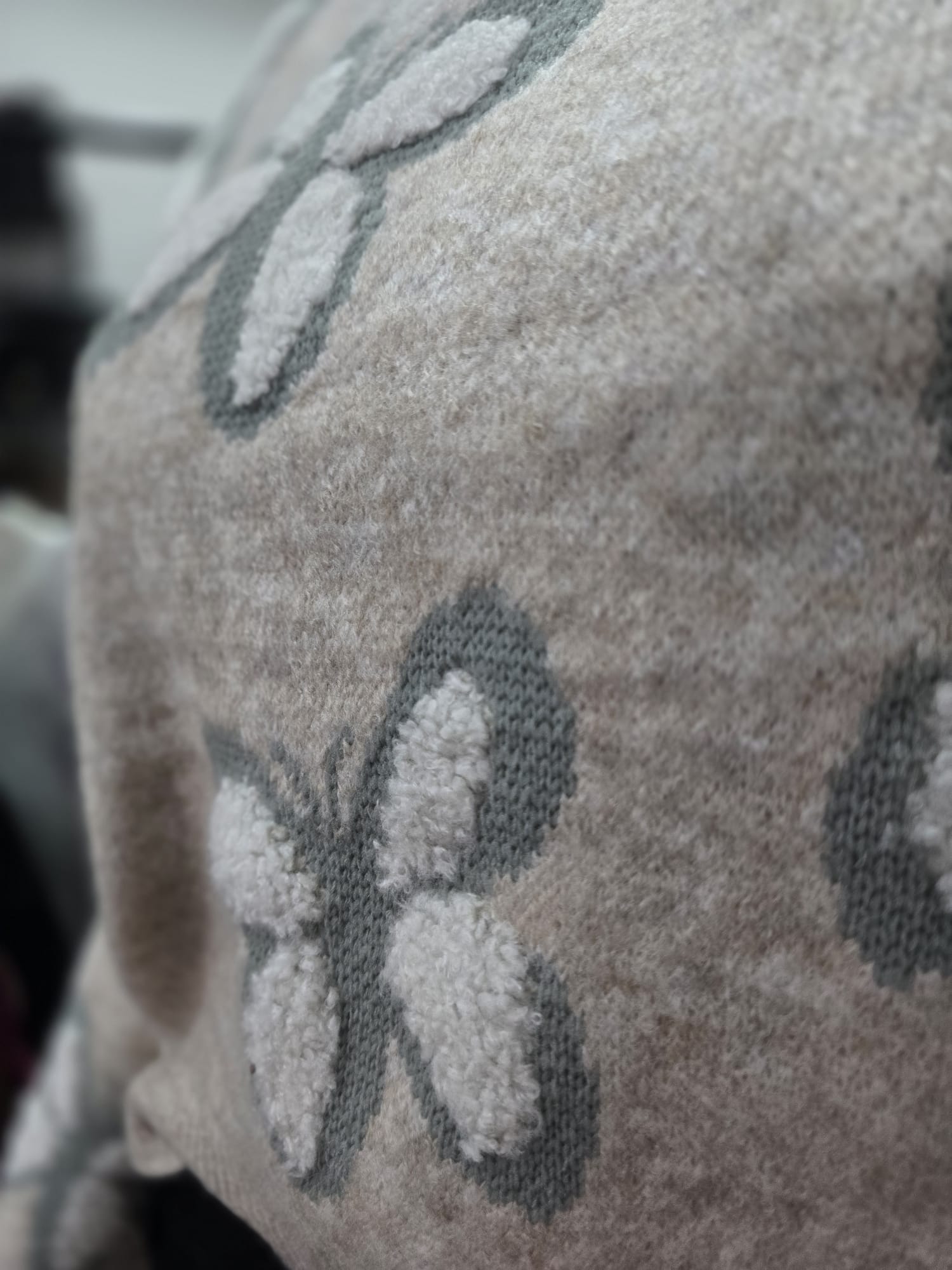 Kuscheliger Schmetterlings-Pullover (Cropped)