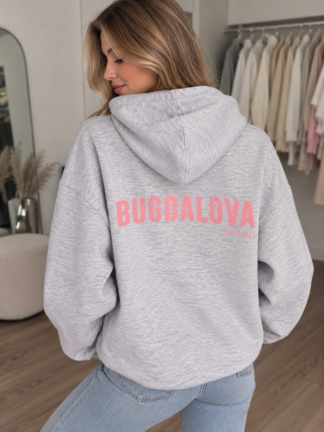 Oversize-Hoodie BUGDALOVA