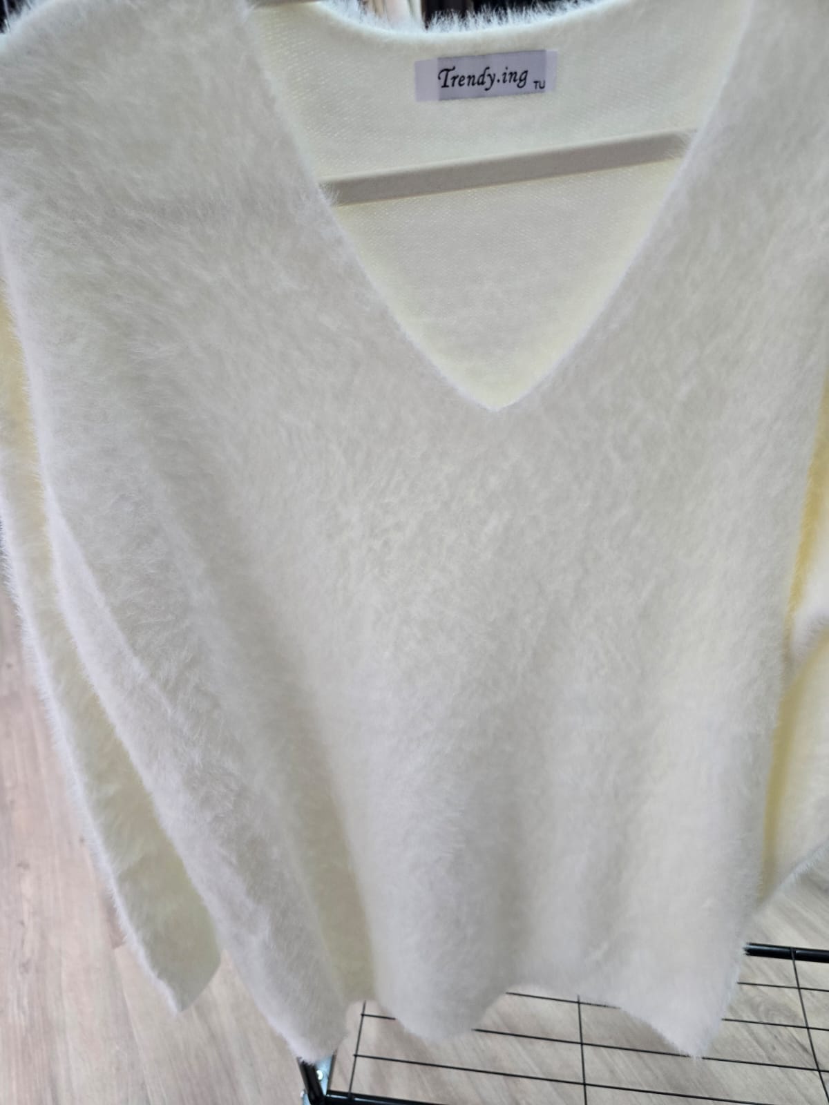 Kuscheliger V-Ausschnitt Pullover im Fluffy-Look