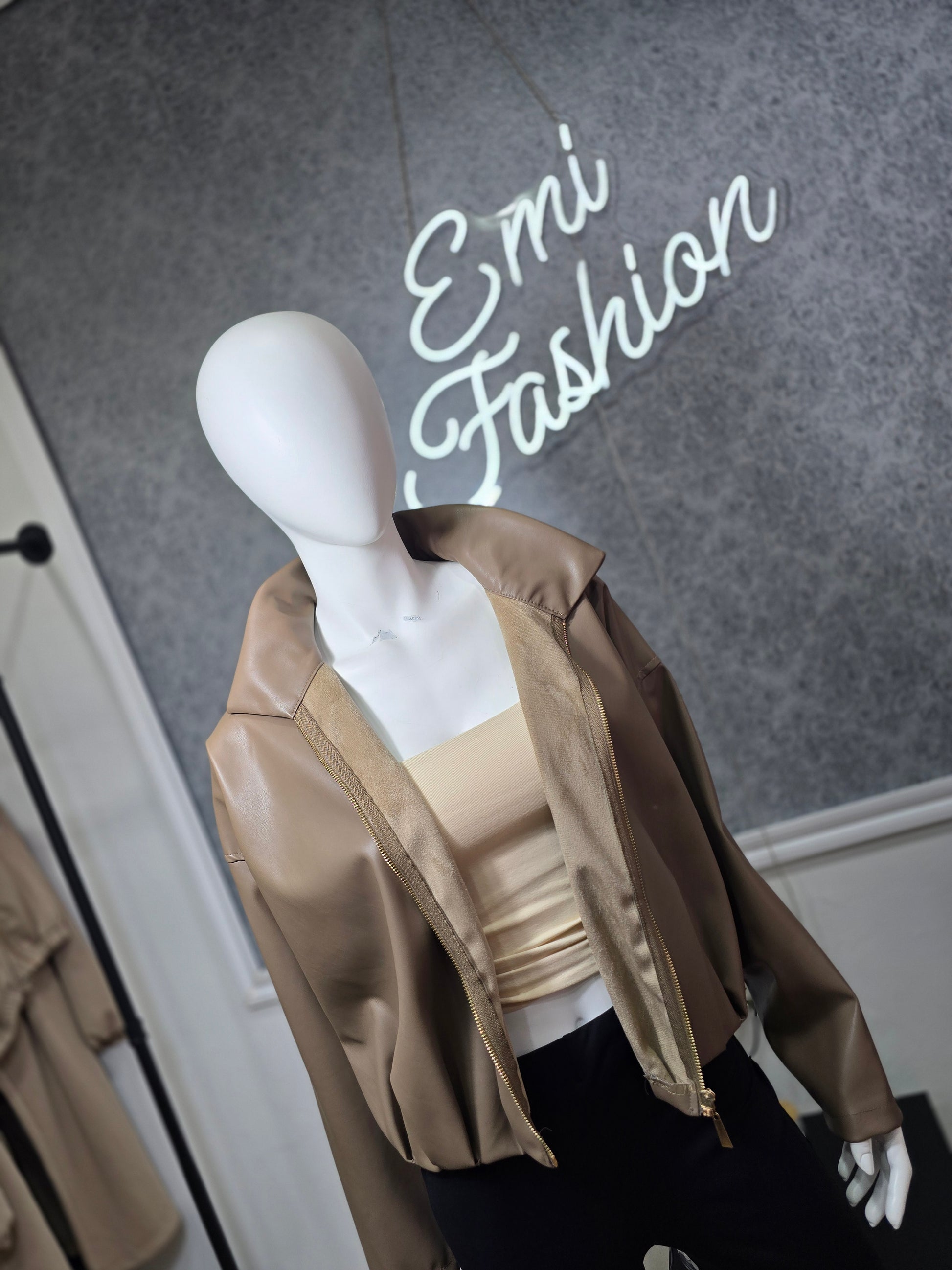 Damen Kunstlederjacke mit Reißverschluss – Made in Italy