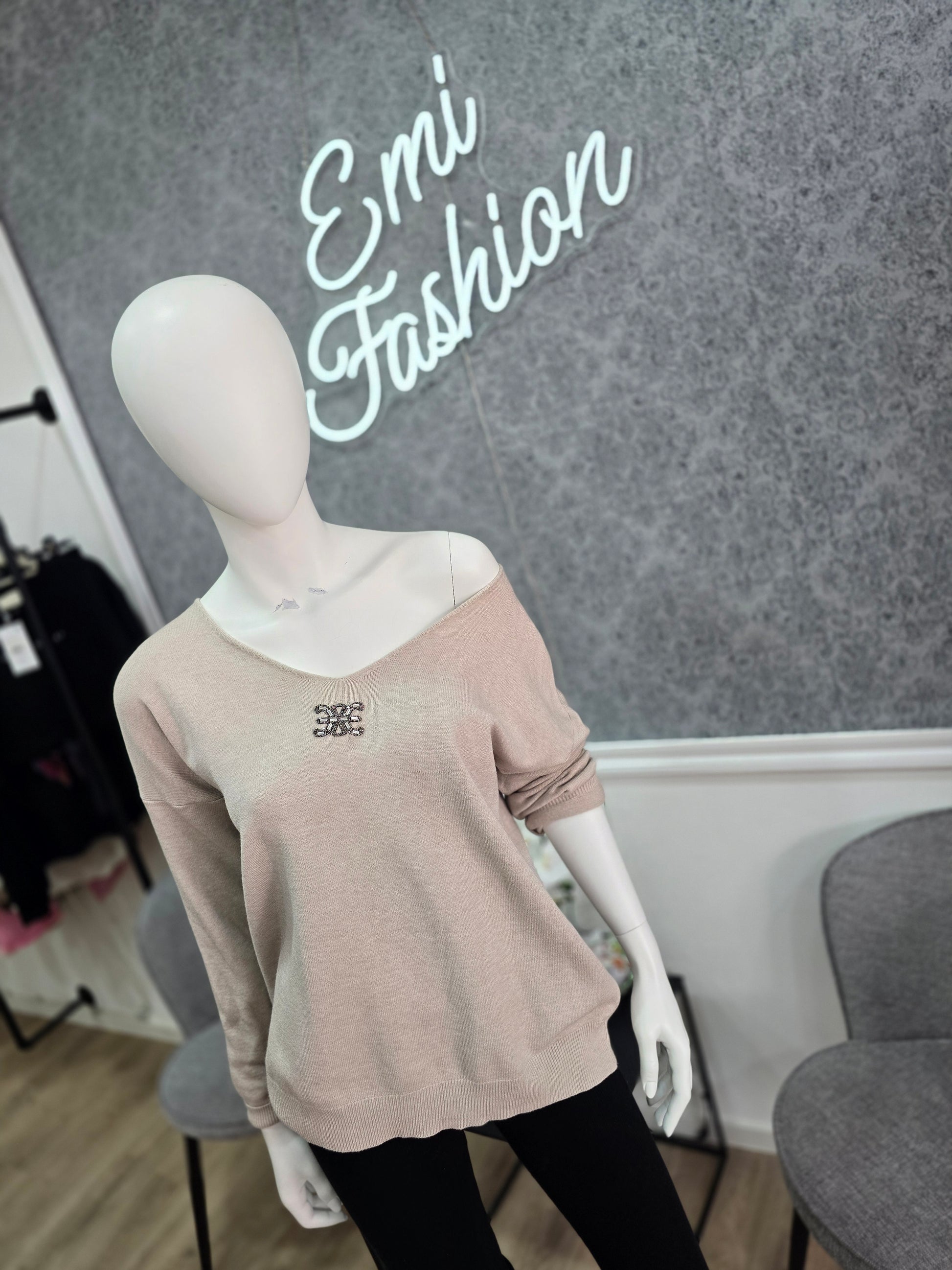 Italienischer Pullover – Glamour Touch mit Strassdetails