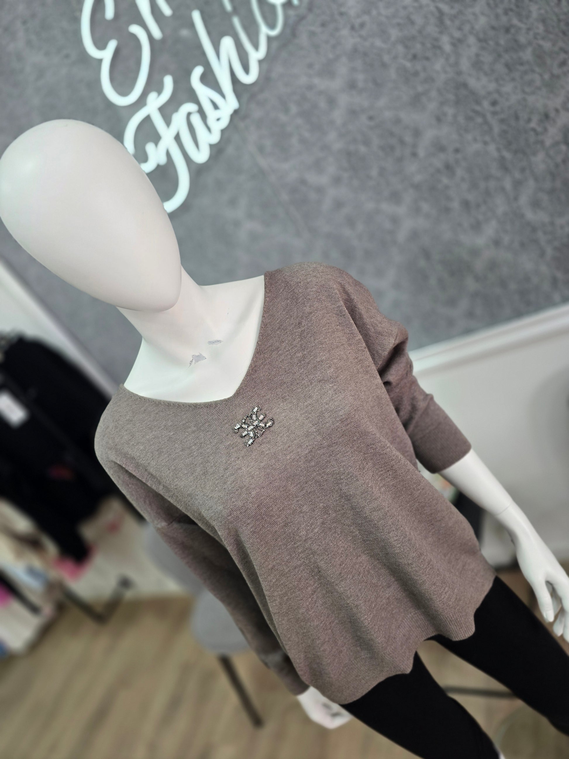 Italienischer Pullover – Glamour Touch mit Strassdetails