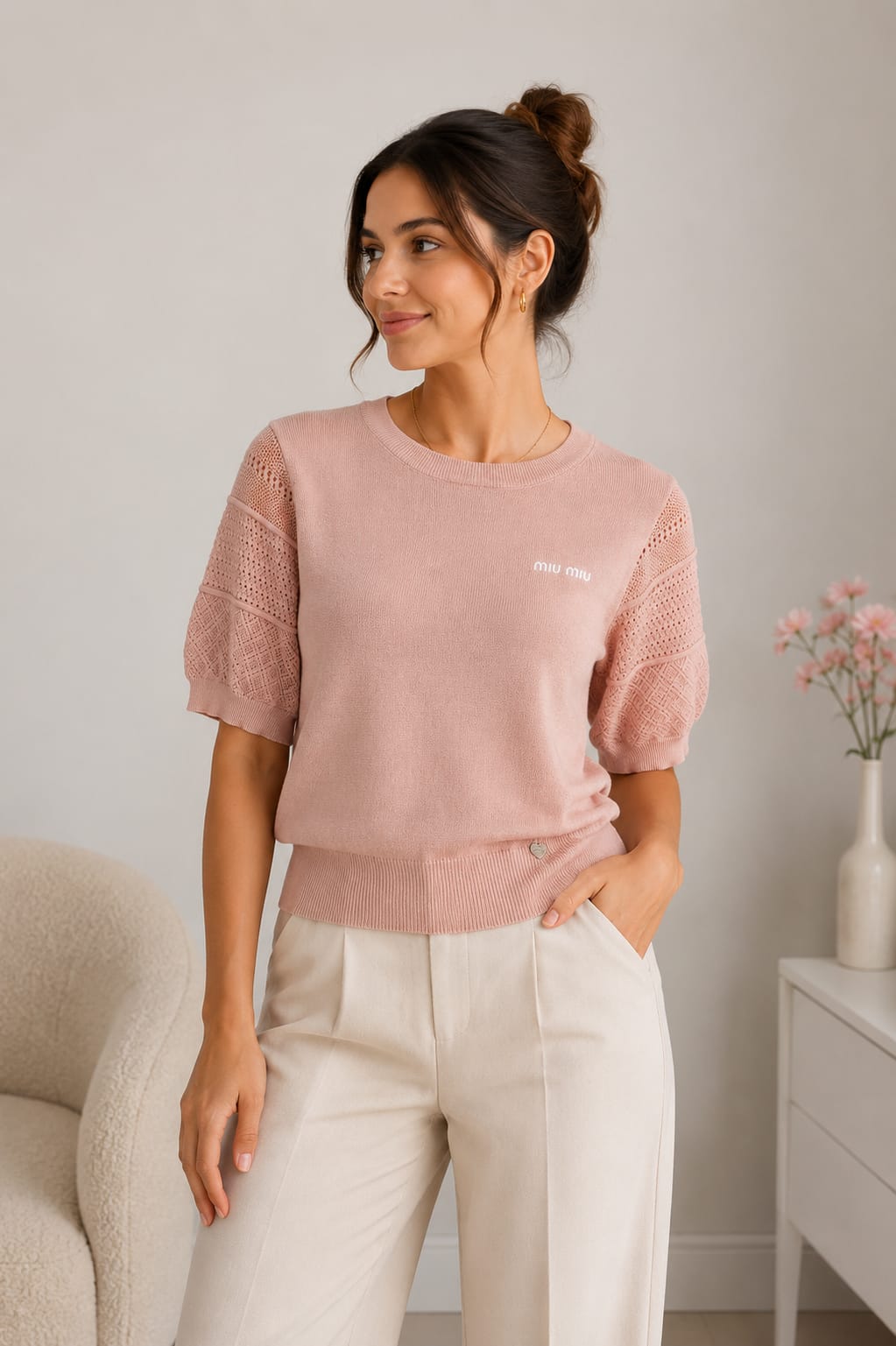 Eleganter Feinstrick-Pullover mit Lochmuster-Ärmeln