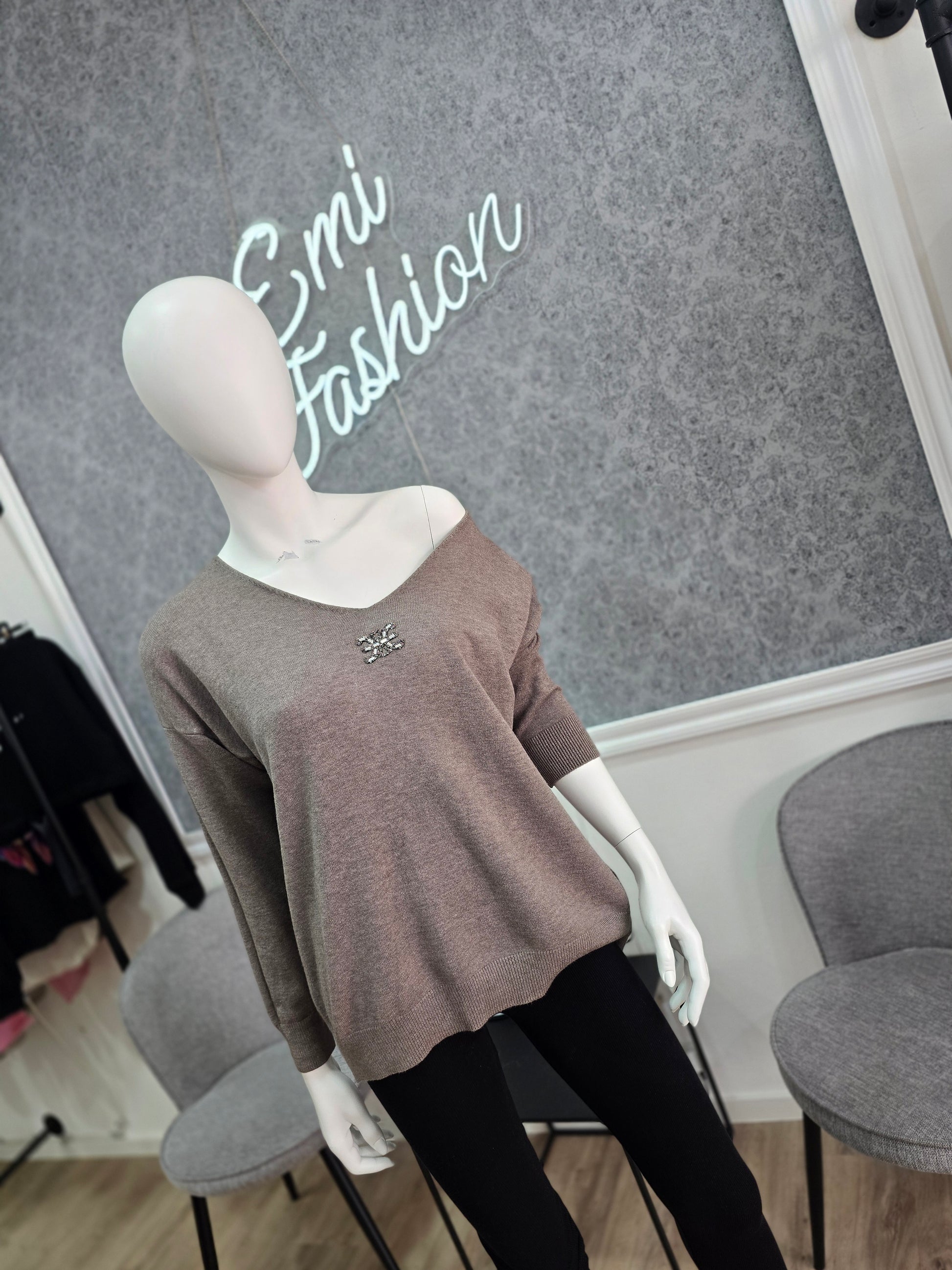 Italienischer Pullover – Glamour Touch mit Strassdetails