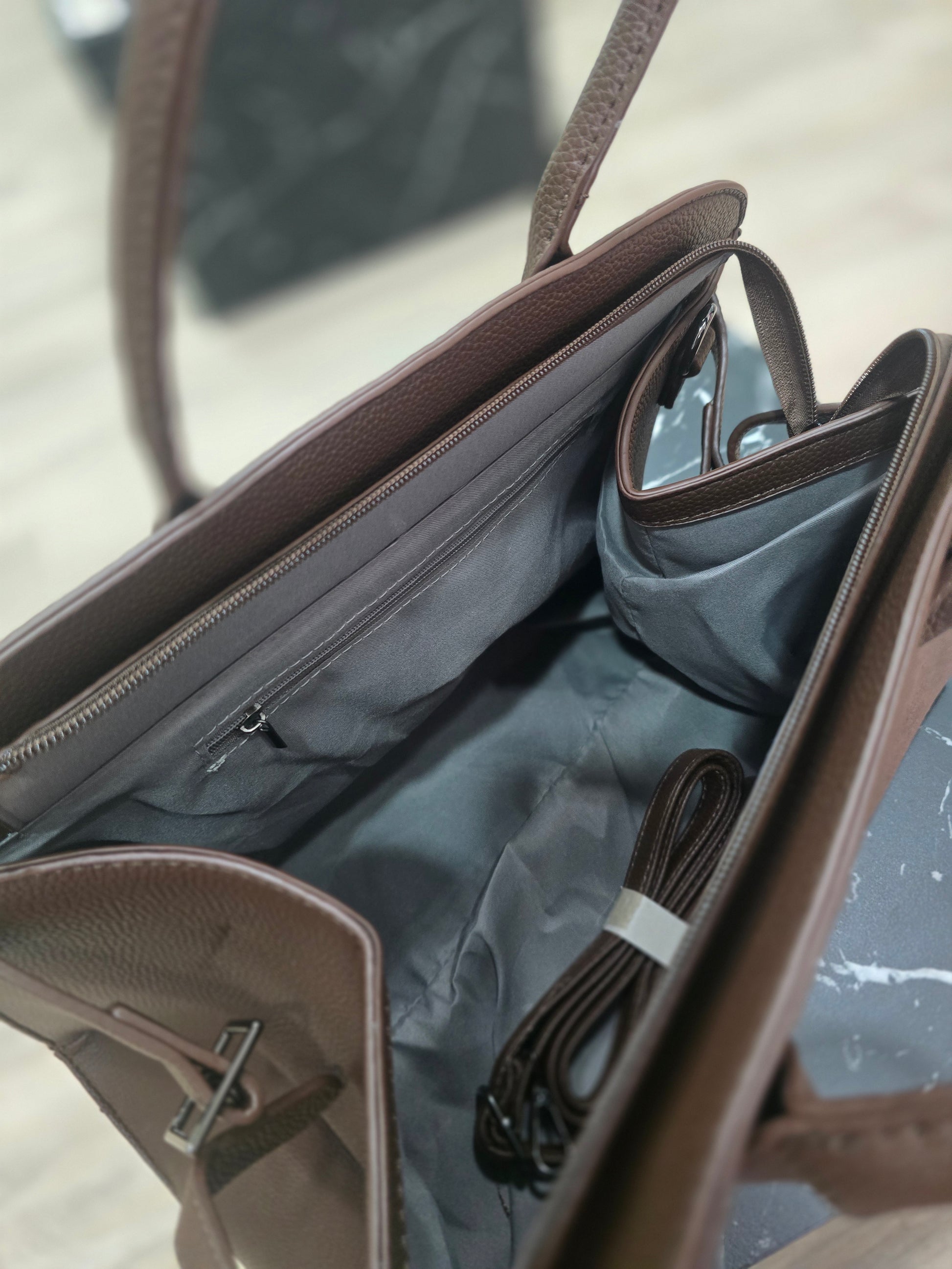Elegante Damenhandtasche in Braun