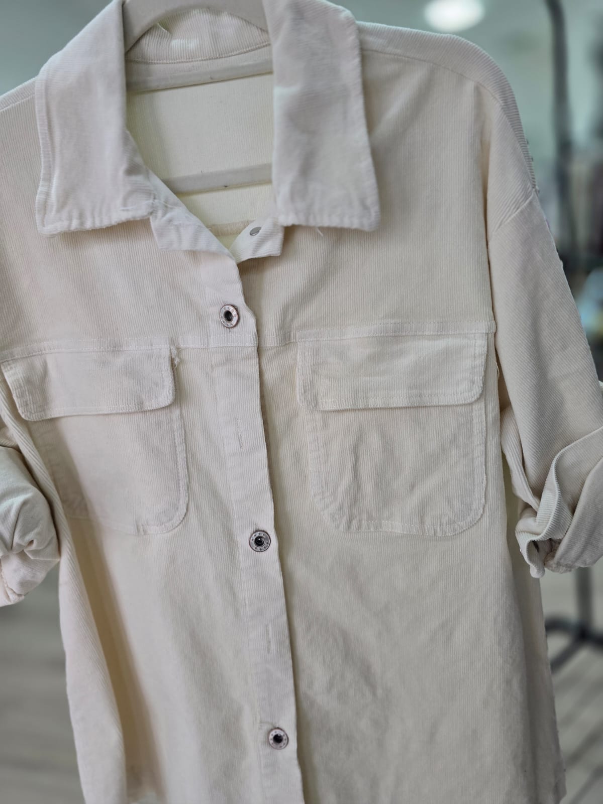 Modische Cord-Hemdjacke (Shacket)