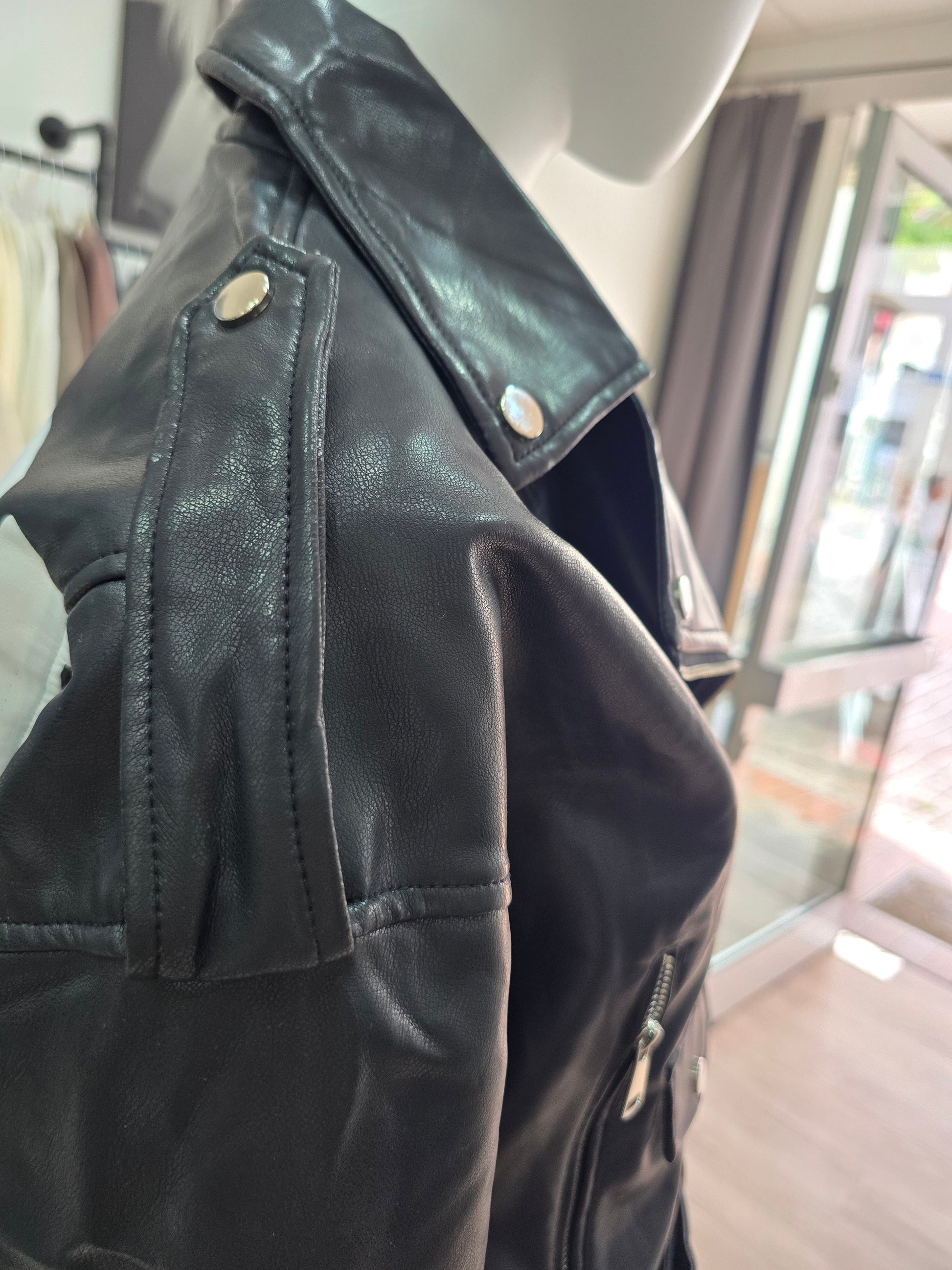 Oversize Bikerjacke „WANTED