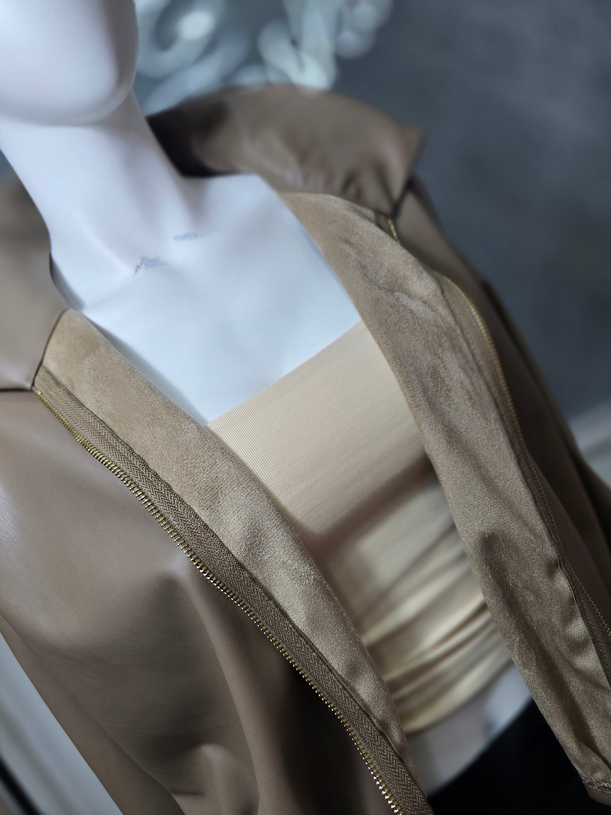 Damen Kunstlederjacke mit Reißverschluss – Made in Italy