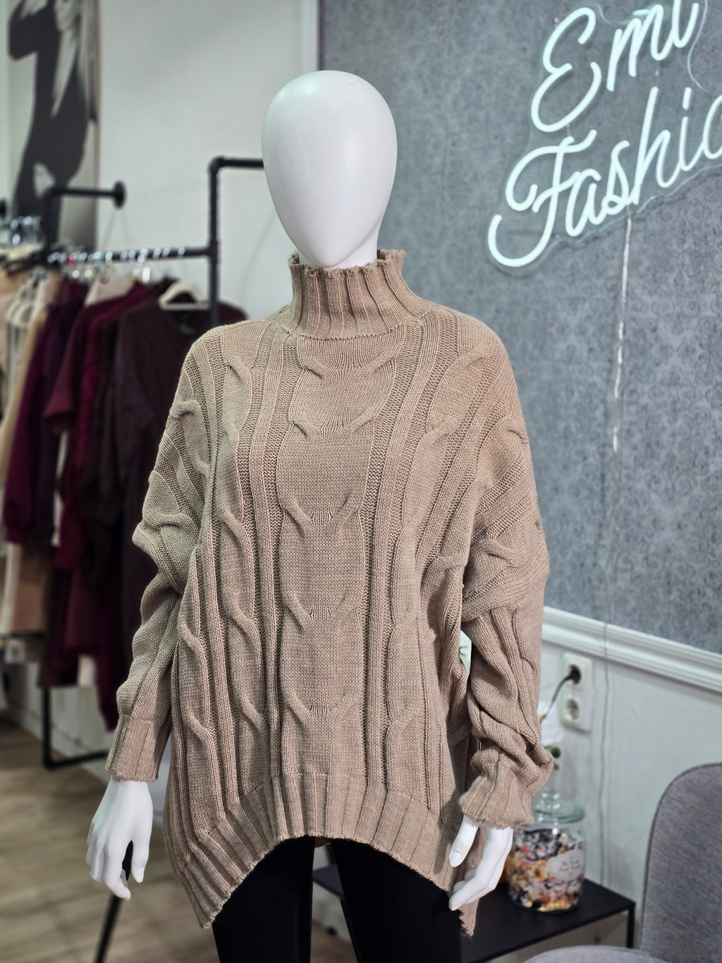 Oversize Rollkragenpullover mit Zopfmuster – Beige,Bordo