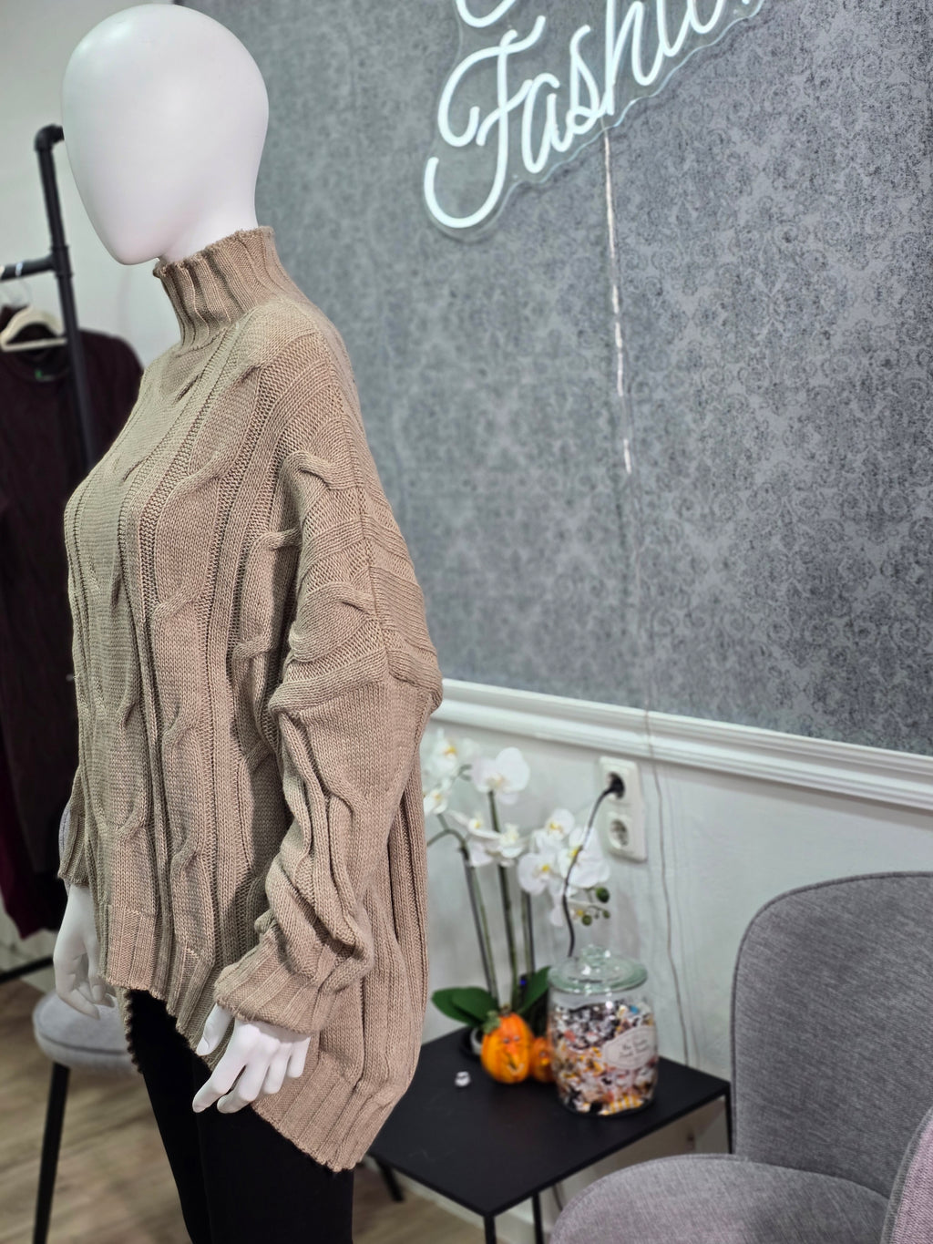 Oversize Rollkragenpullover mit Zopfmuster – Beige,Bordo