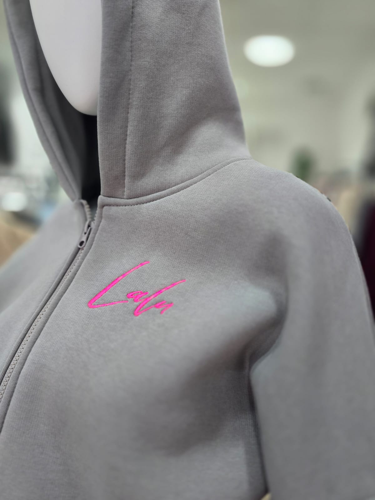 Kurzer Zip-Hoodie "Lala" in Grau