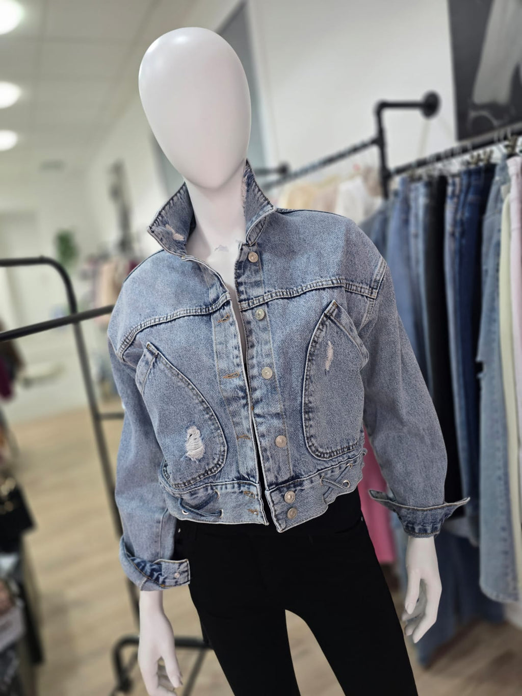 Kurze Cropped Jeansjacke mit Schnürung