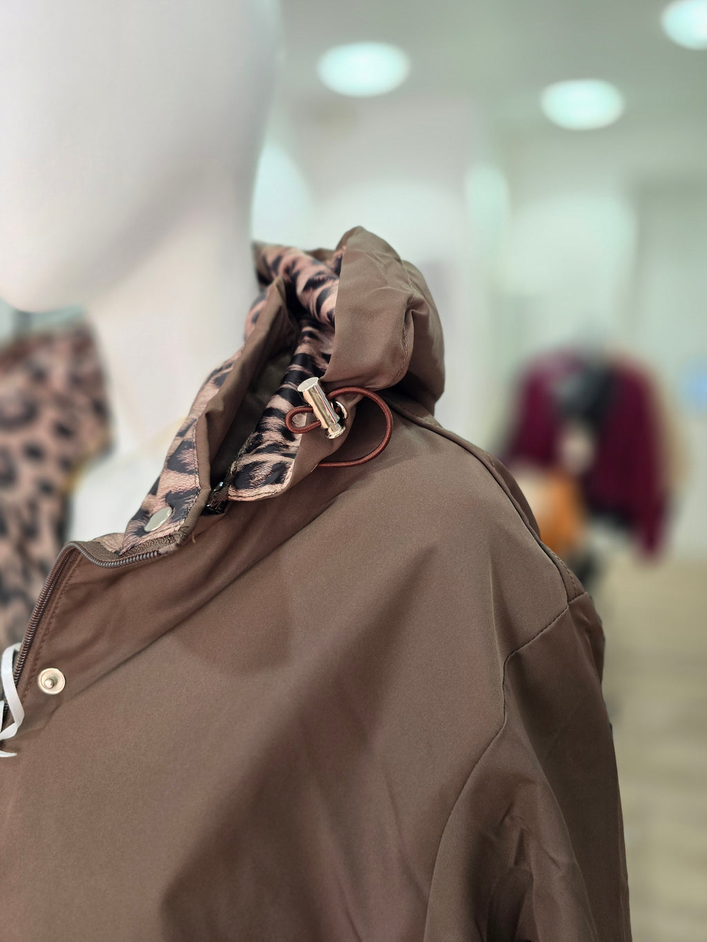 Damen Übergangsjacke mit Kapuze & Leoparden-Details