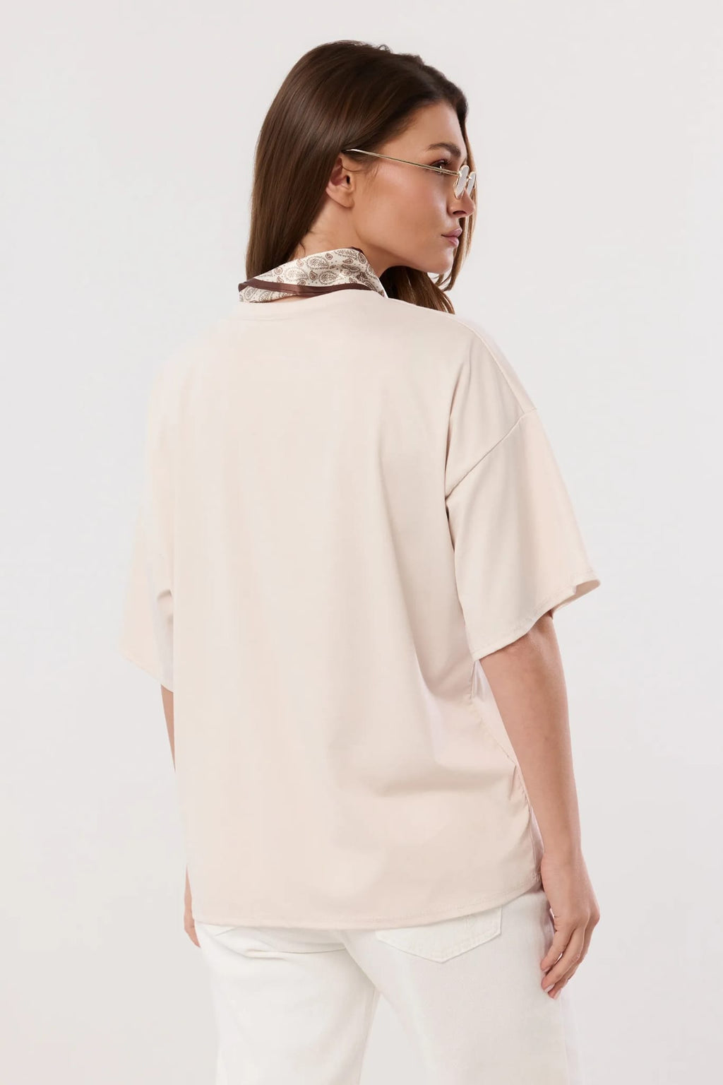 Exklusives Oversized-Shirt Set mit Paisley-Seidentuch