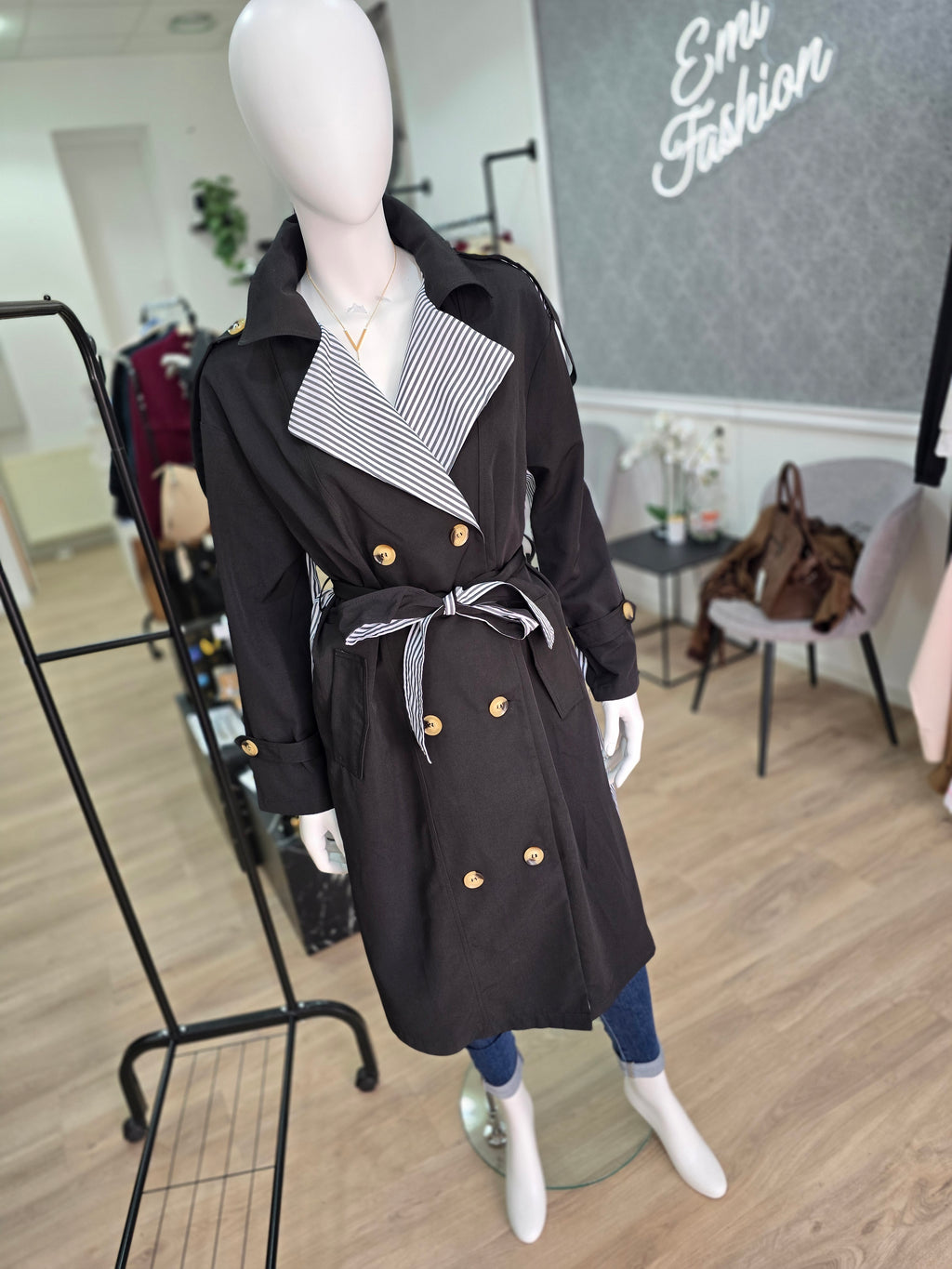 Wendbarer Trenchcoat – Schwarz & Streifenmuster