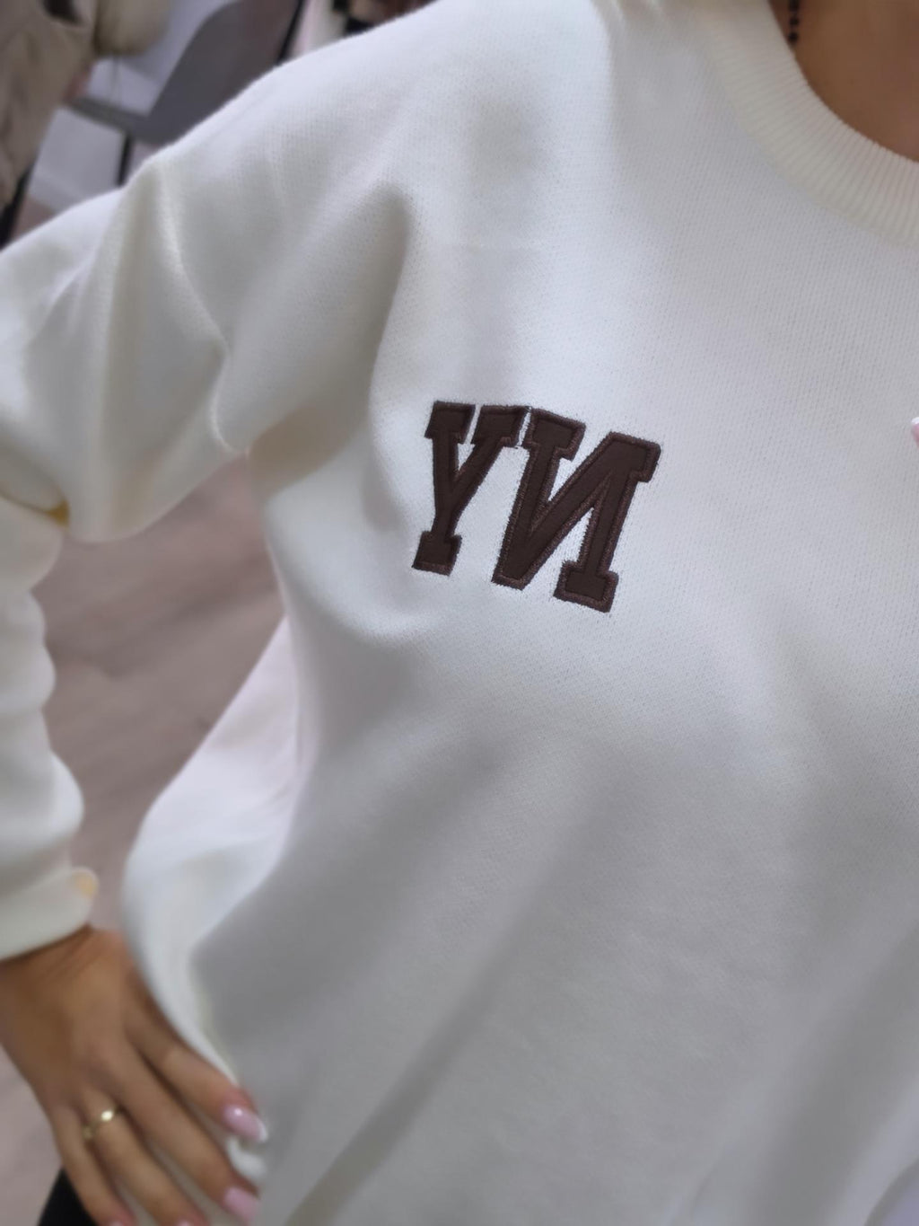 NY Oversize Pullover mit College-Applikationen