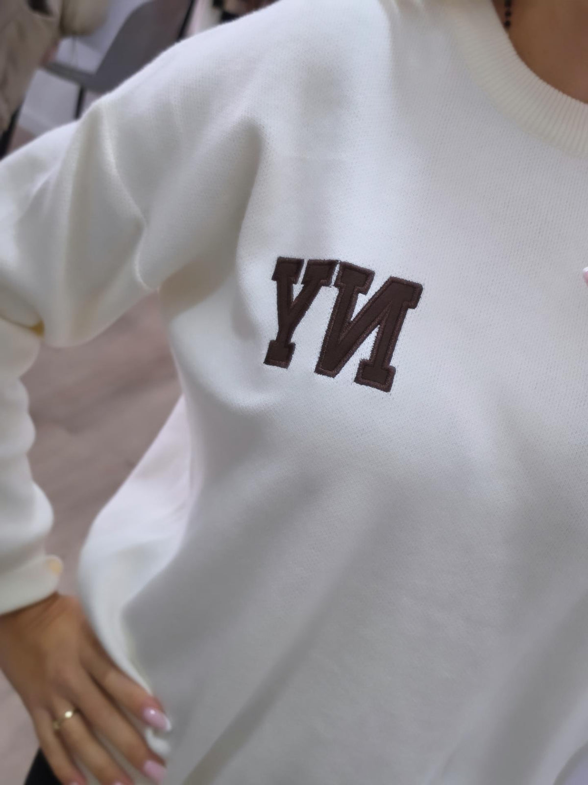NY Oversize Pullover mit College-Applikationen