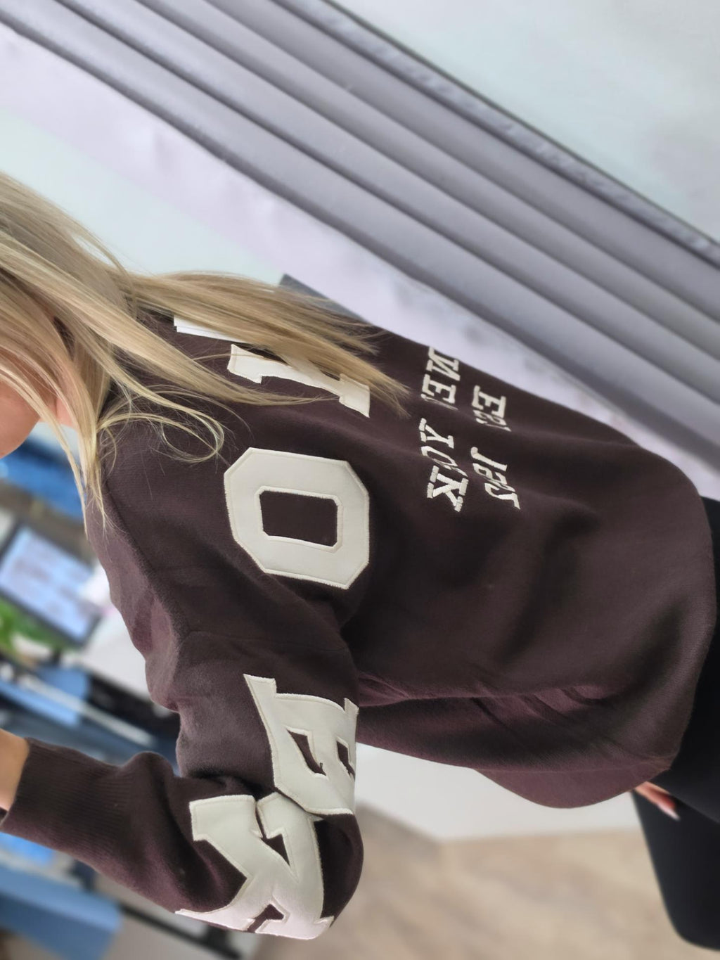 NY Oversize Pullover mit College-Applikationen