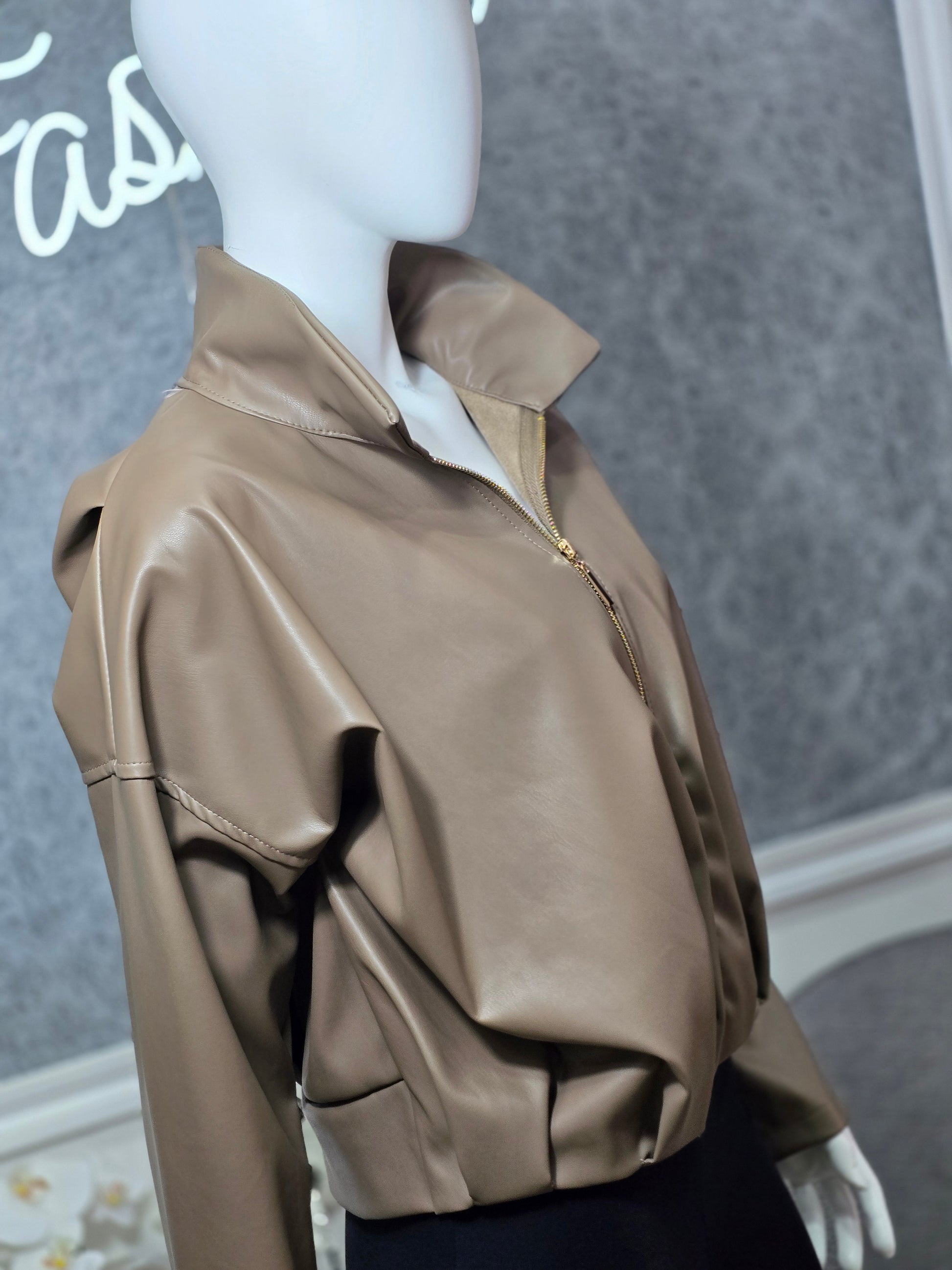Damen Kunstlederjacke mit Reißverschluss – Made in Italy