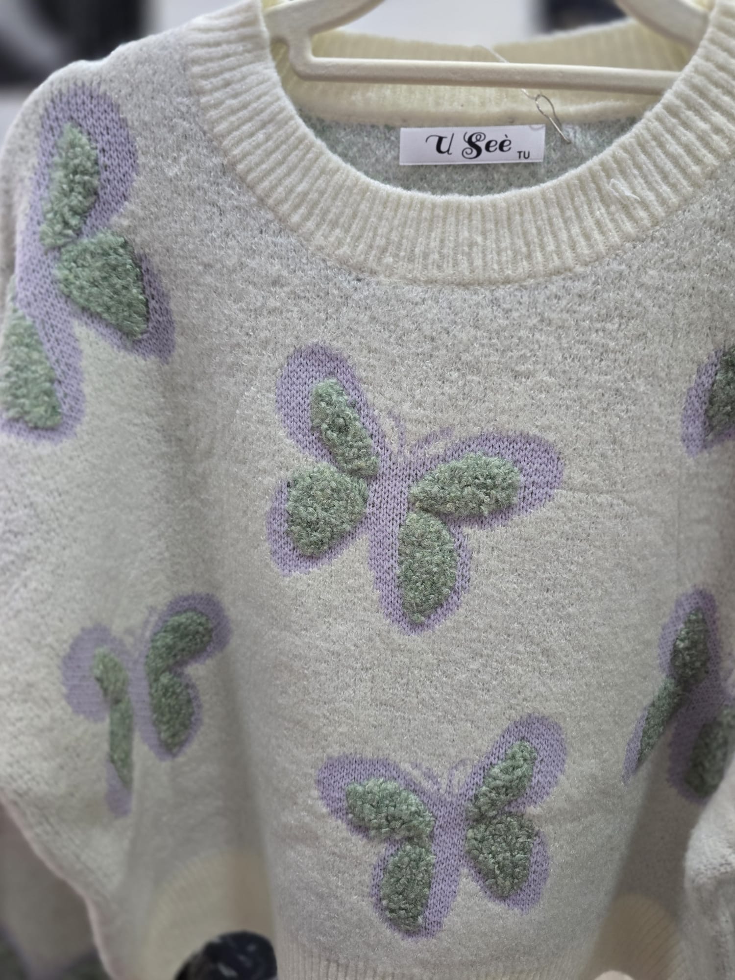 Kuscheliger Schmetterlings-Pullover (Cropped)