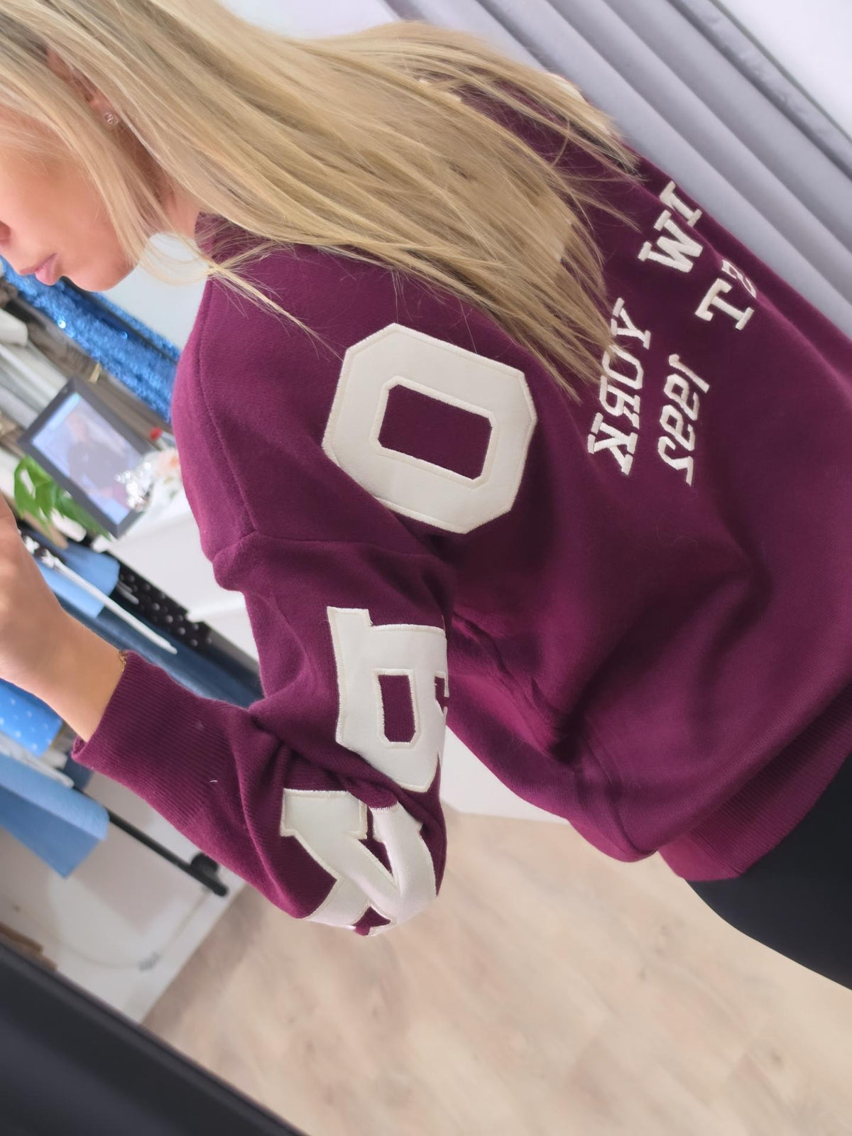 NY Oversize Pullover mit College-Applikationen