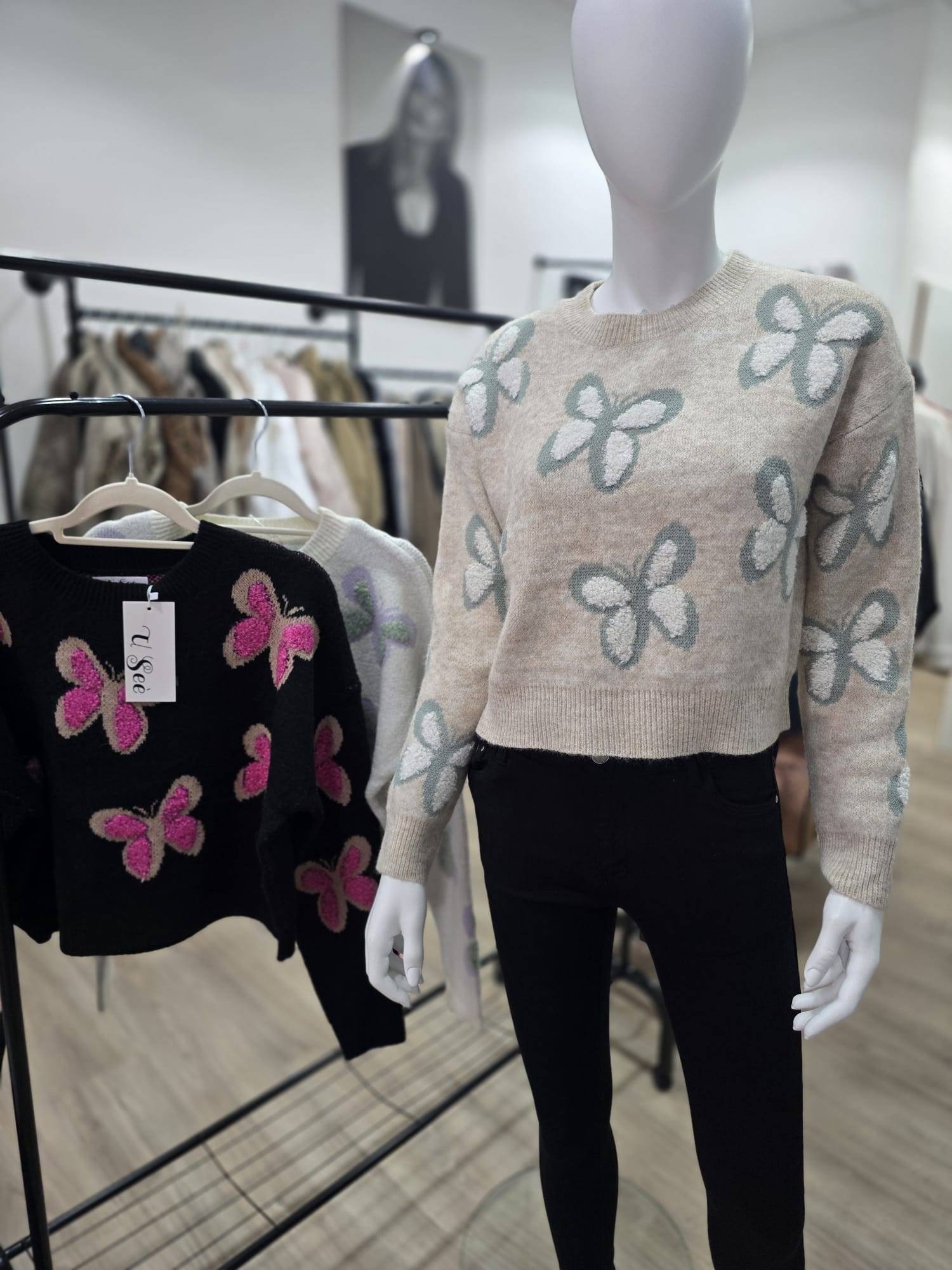 Kuscheliger Schmetterlings-Pullover (Cropped)