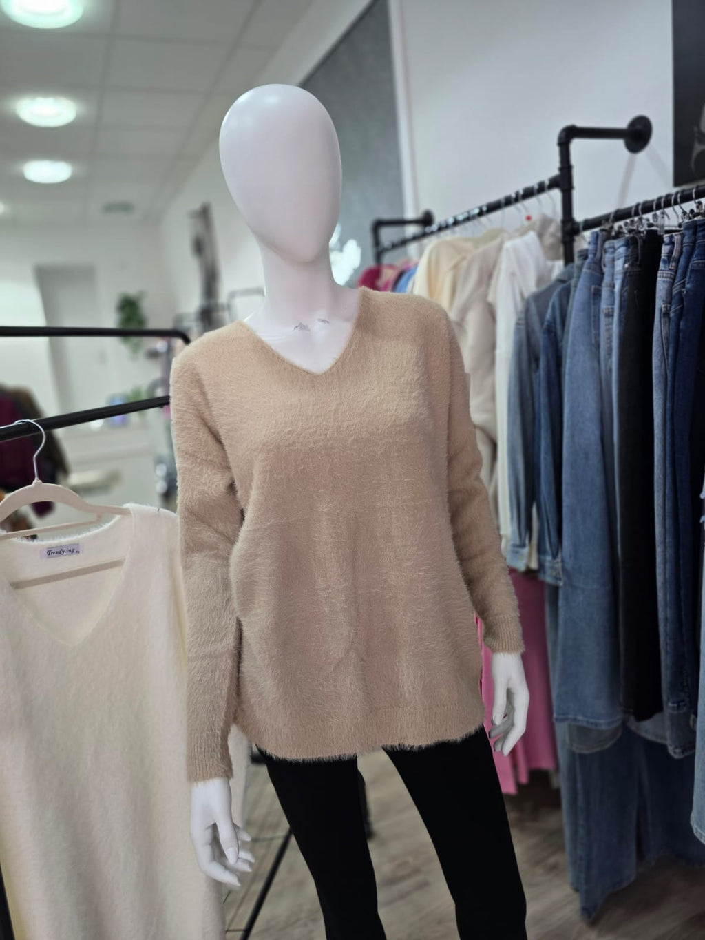 Kuscheliger V-Ausschnitt Pullover im Fluffy-Look