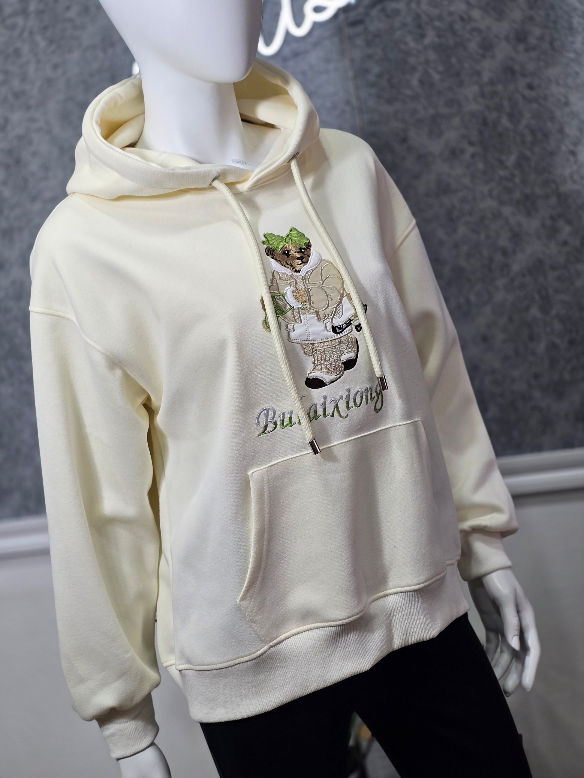 Oversize Hoodie mit Teddy-Stickerei