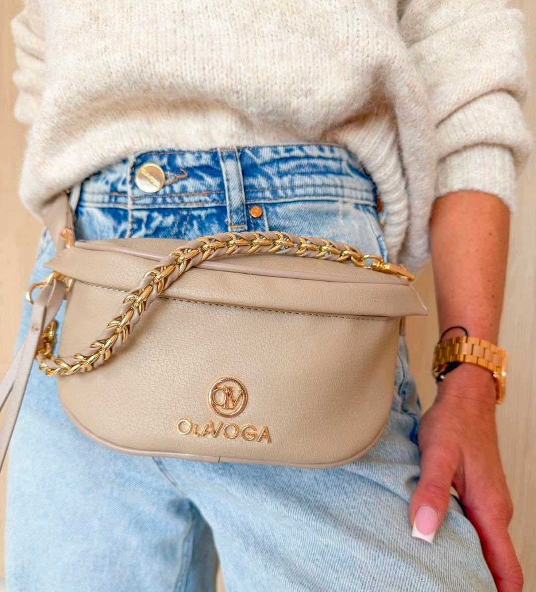 NEUESTE KOLLEKTION VON OLAVOGA
JAYLIN BAUCHTASCHE