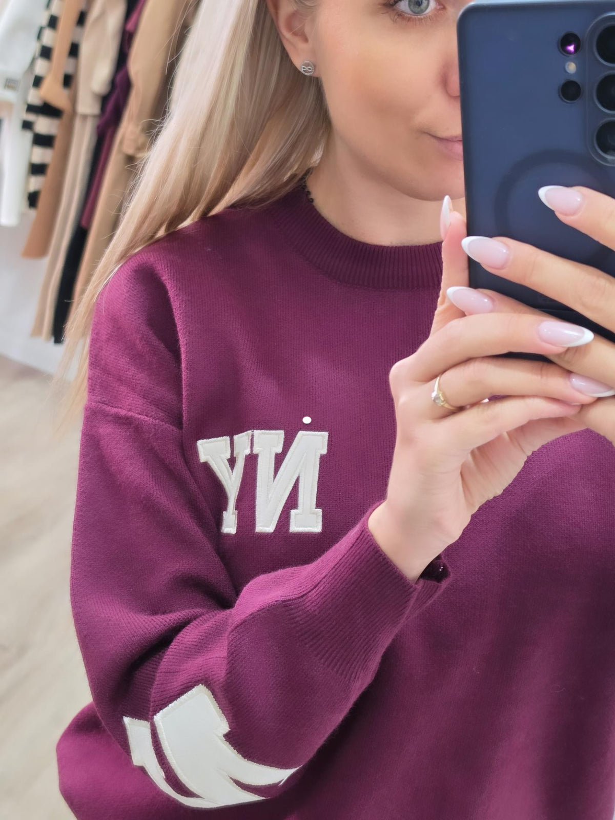 NY Oversize Pullover mit College-Applikationen