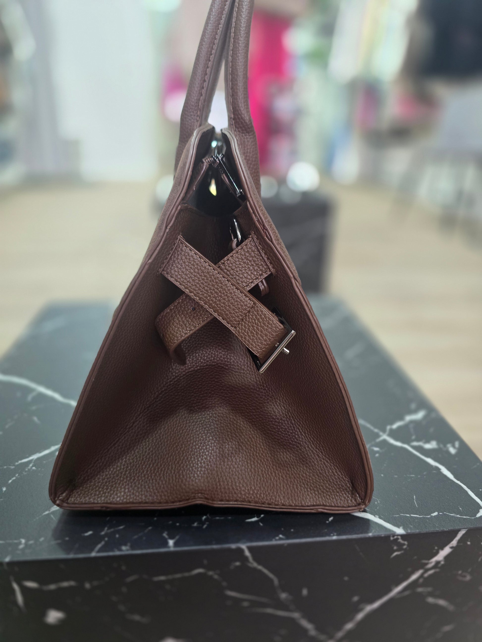 Elegante Damenhandtasche in Braun