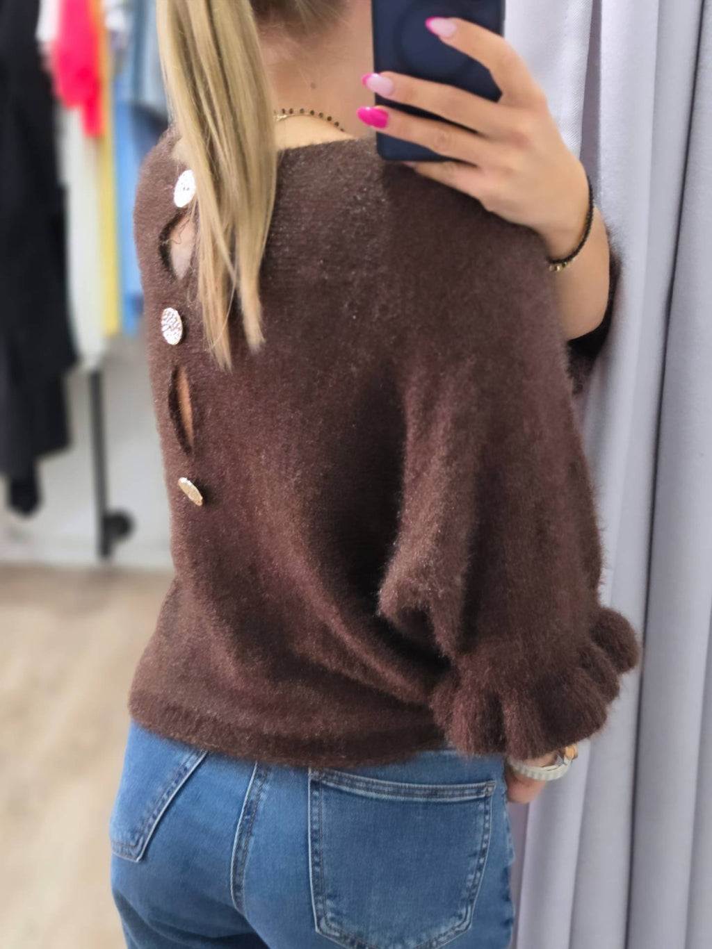 Flauschiger Oversize-Pullover mit Rückendetails