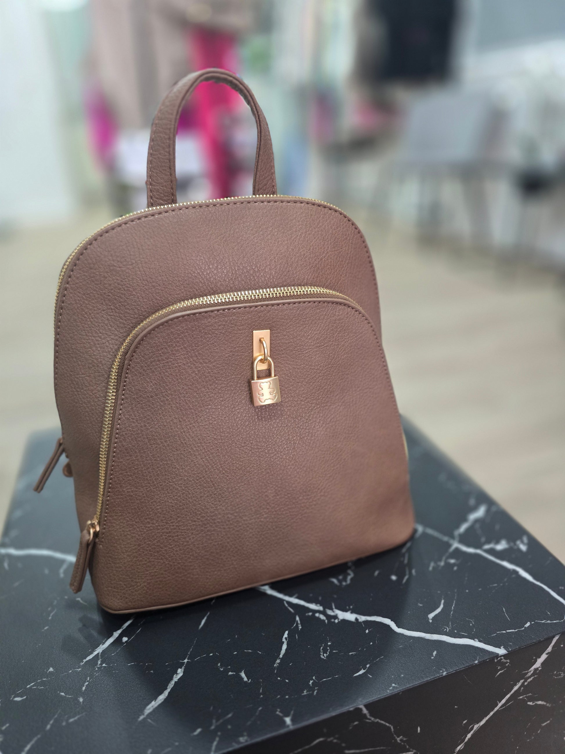 Eleganter Damen Rucksack in Braun